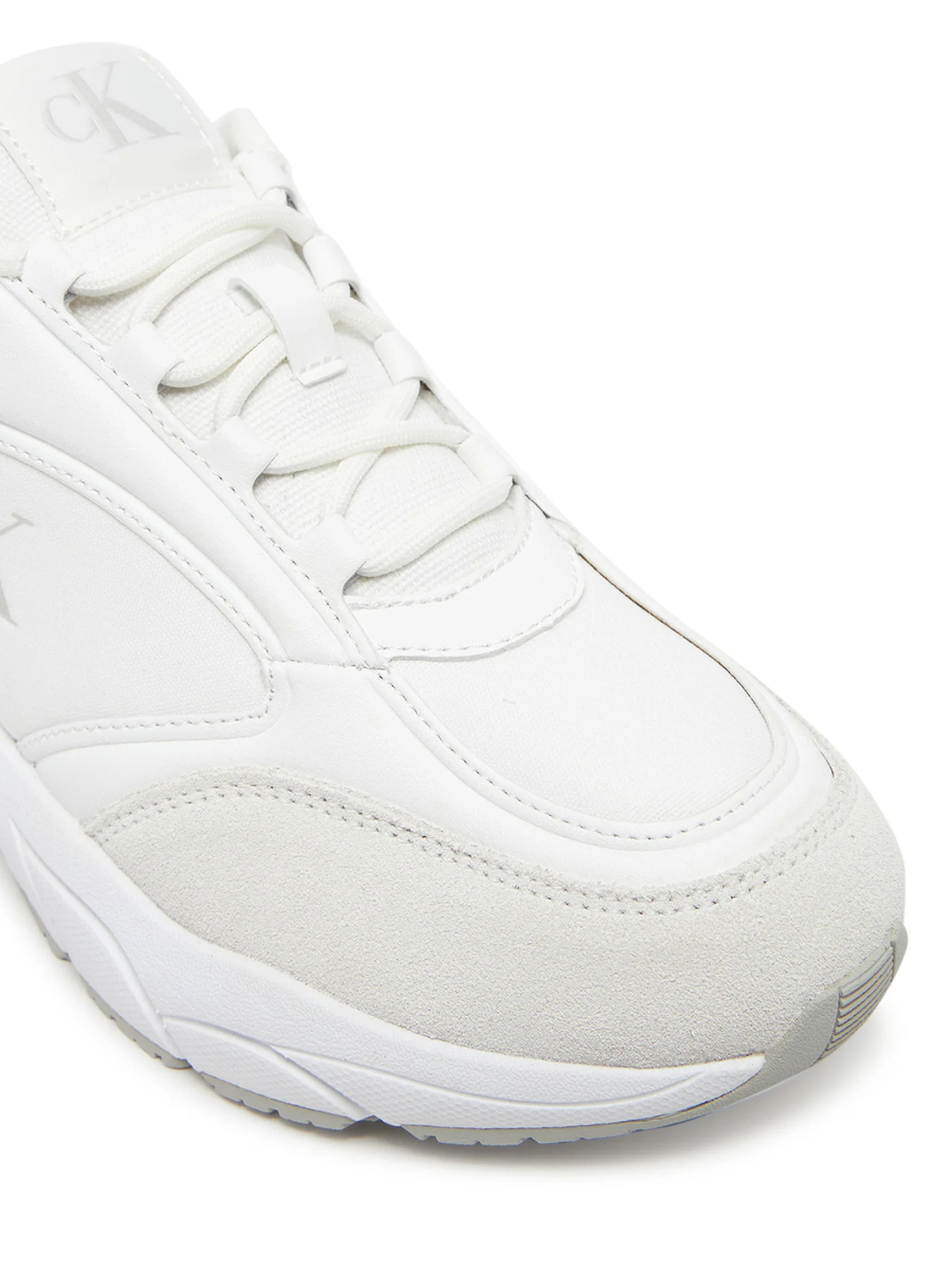 detail Calvin Klein dámske biele tenisky