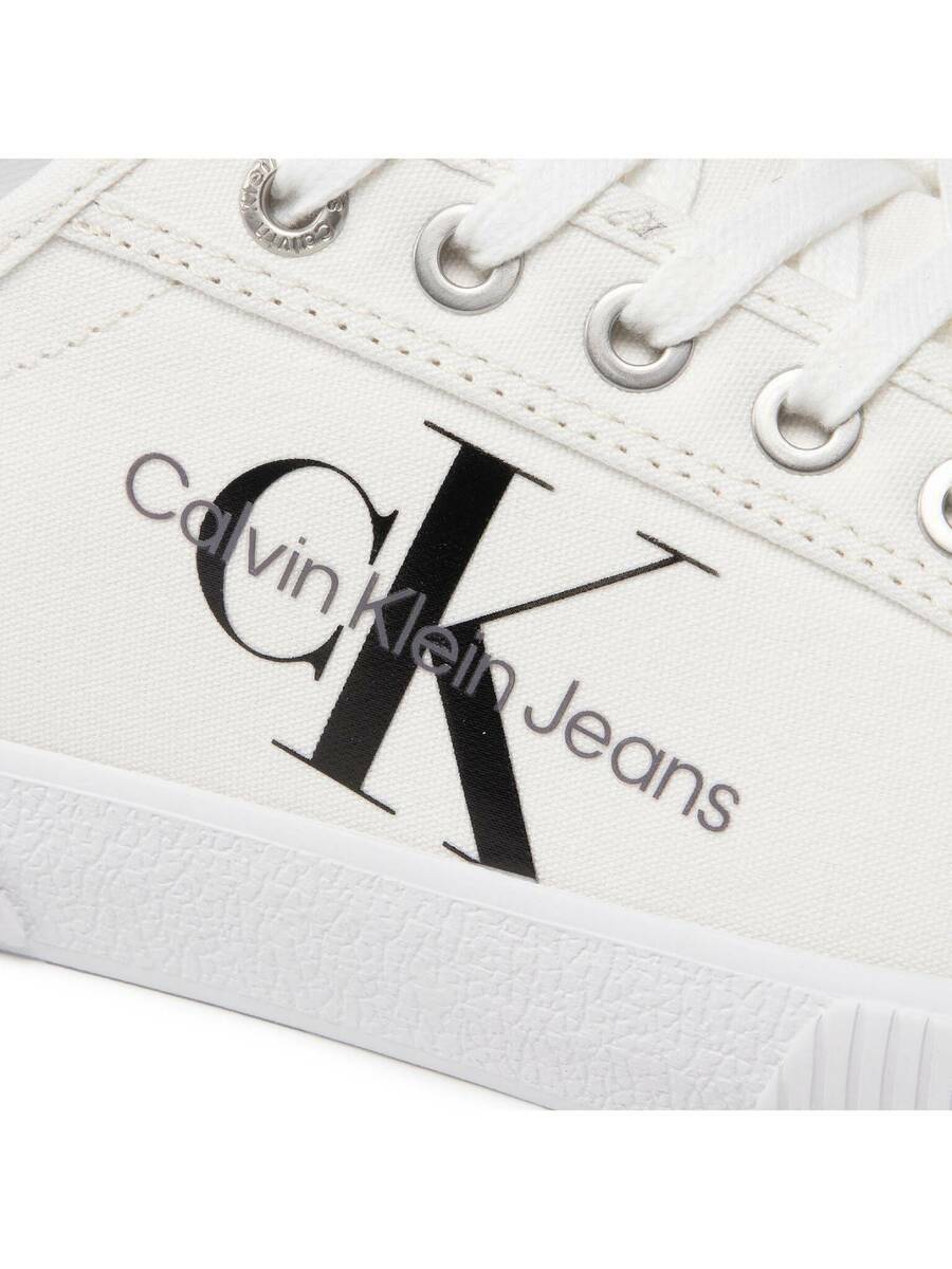 detail Calvin Klein pánske biele tenisky