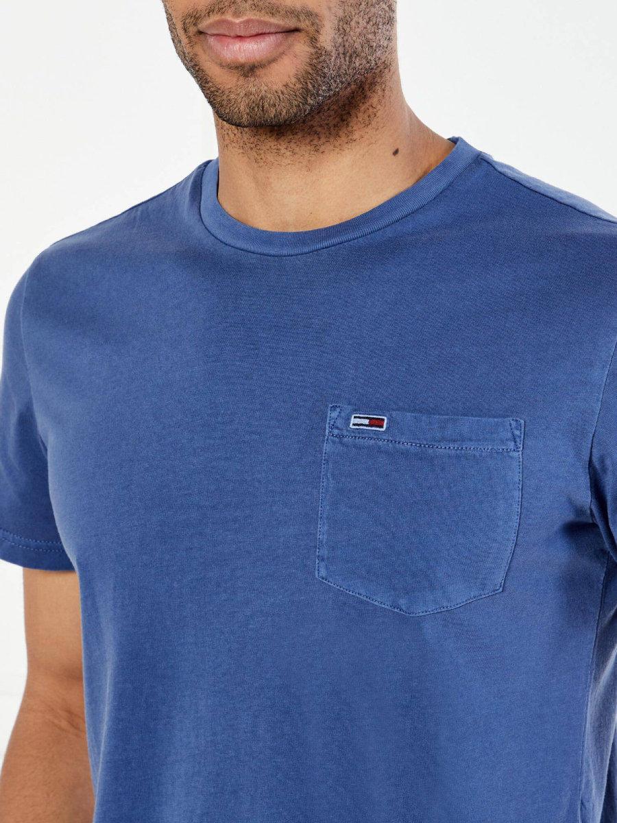 detail Tommy Jeans pánske modré tričko