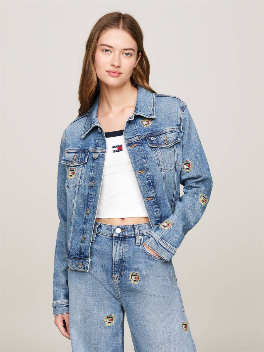 detail Tommy Jeans dámska modrá džínsová bunda