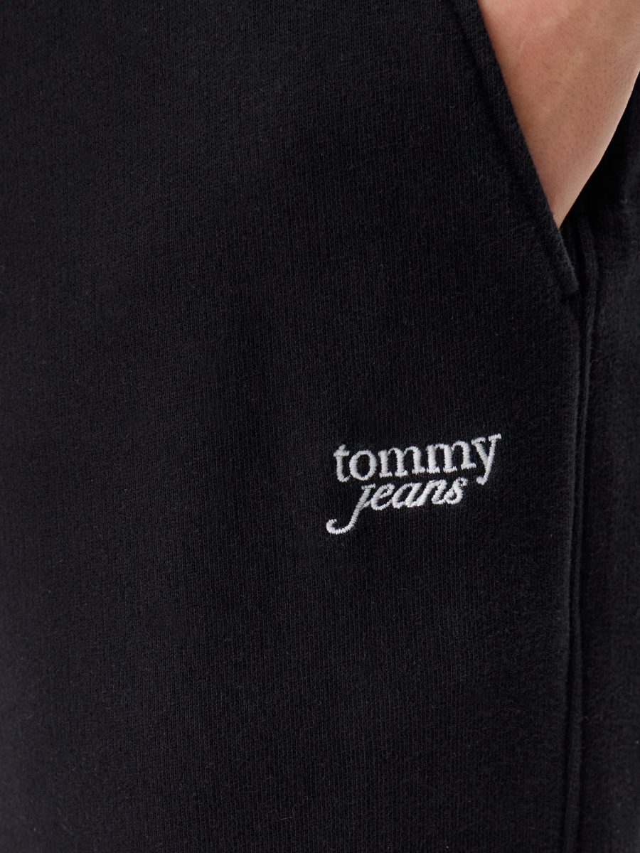 detail Tommy Jeans dámske čierne tepláky