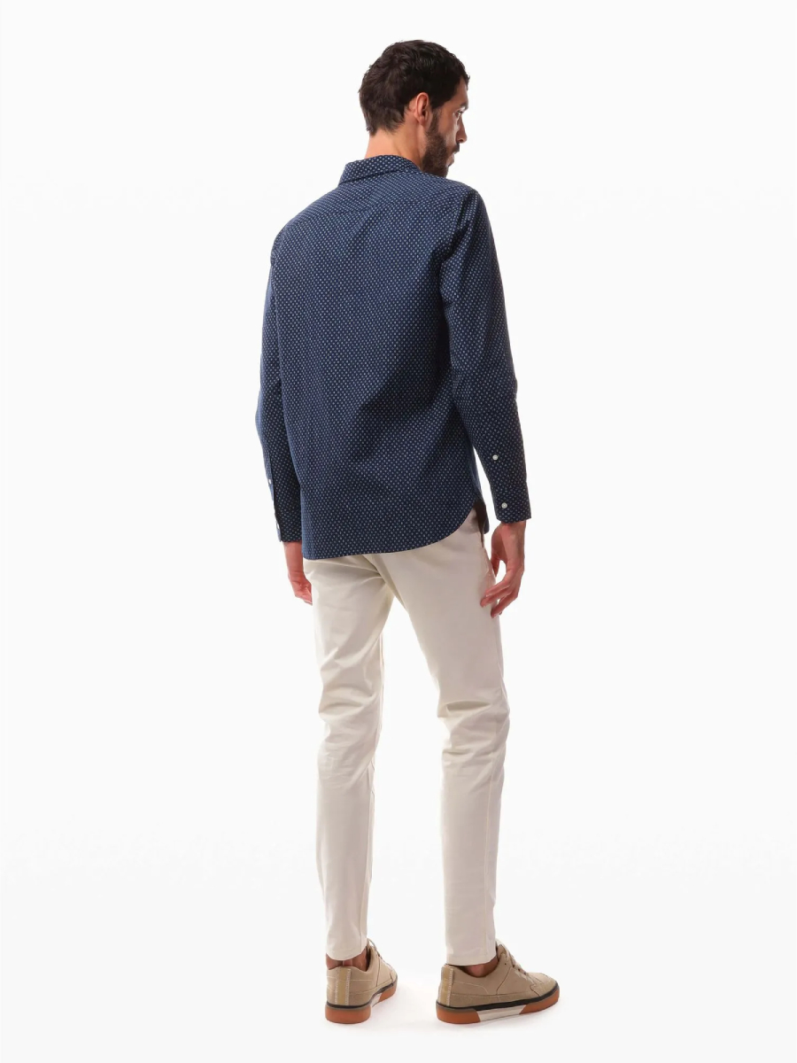 detail Tommy Hilfiger pánska tmavo modrá košeľa