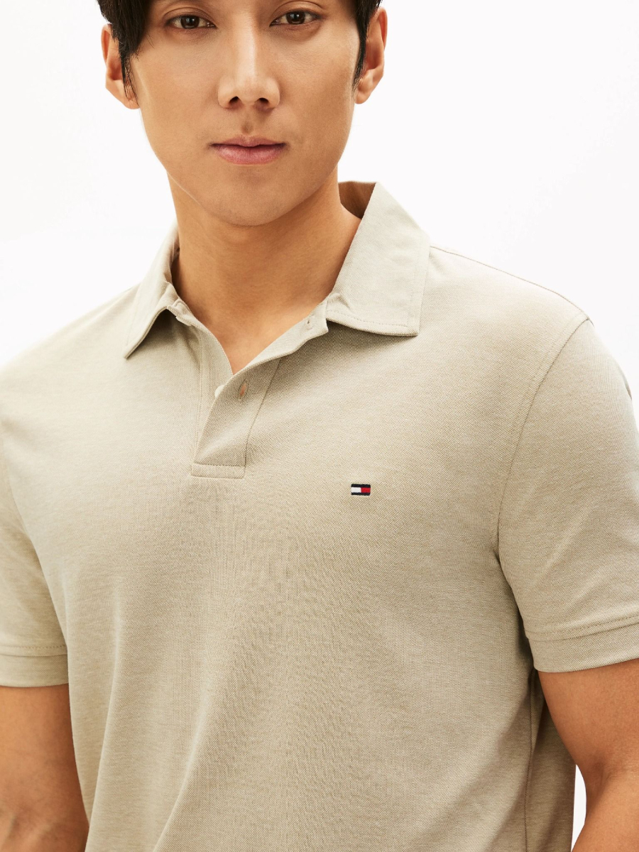 detail Tommy Hilfiger pánske béžové polo tričko