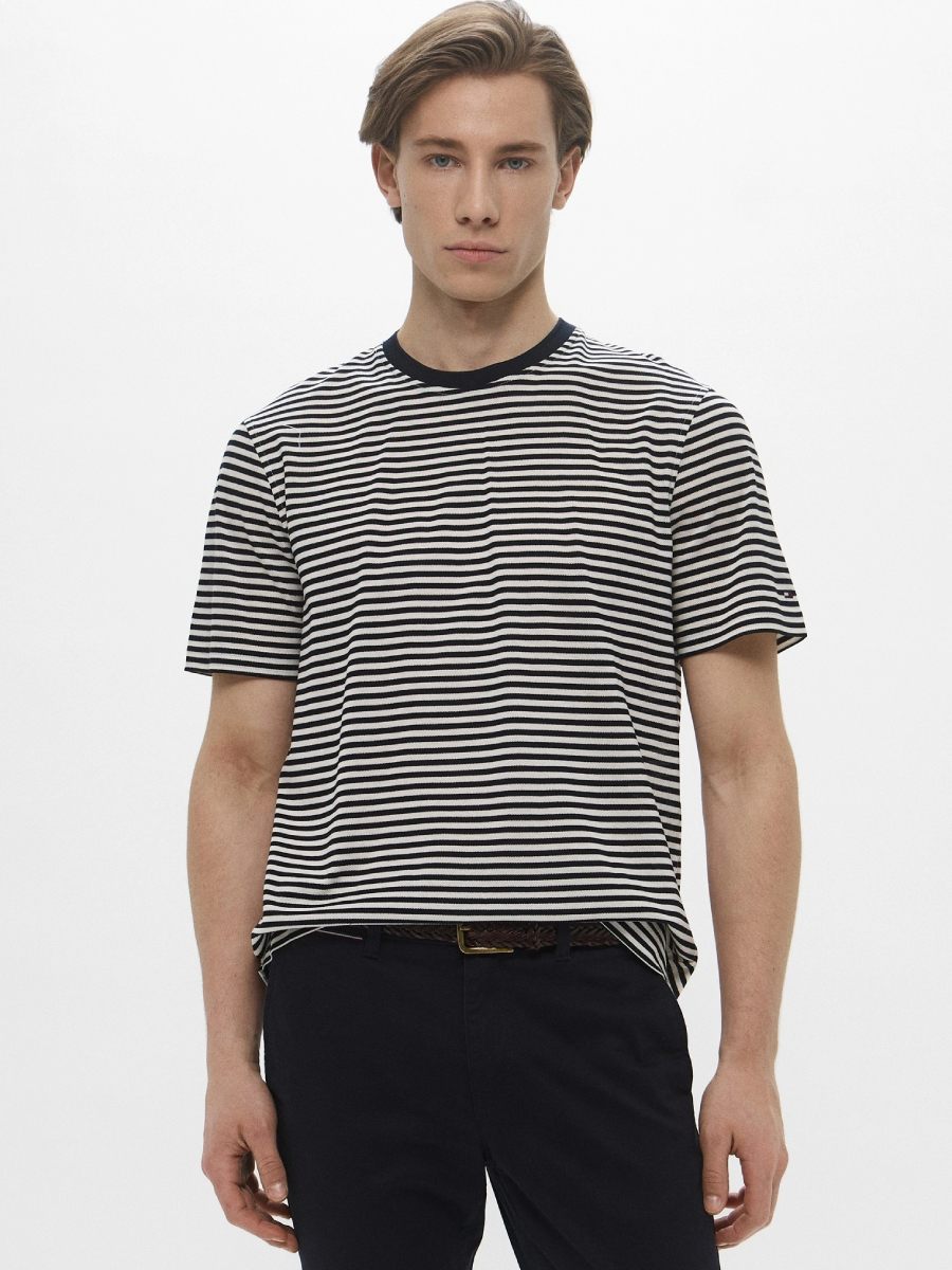 detail Tommy Hilfiger pánske pruhované tričko