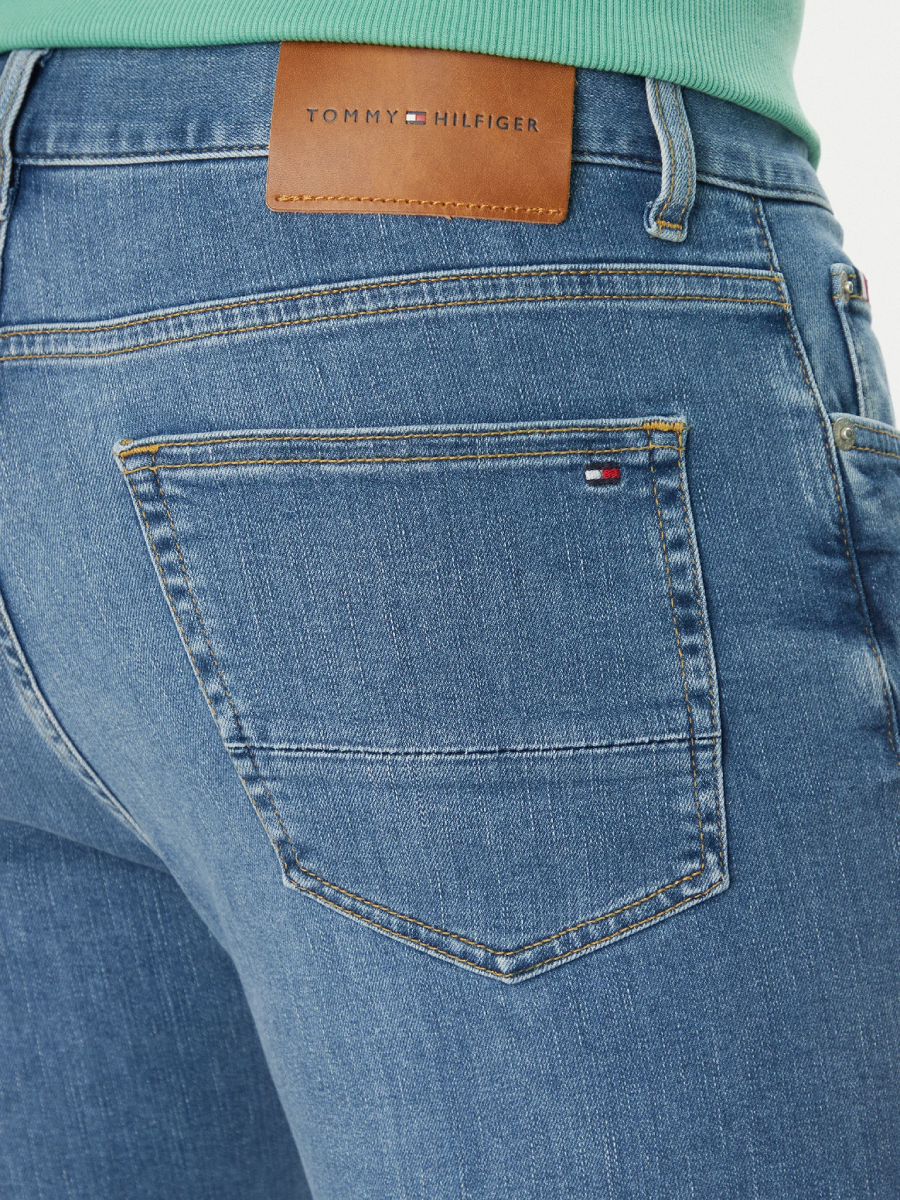 detail Tommy Hilfiger pánske modré džínsy