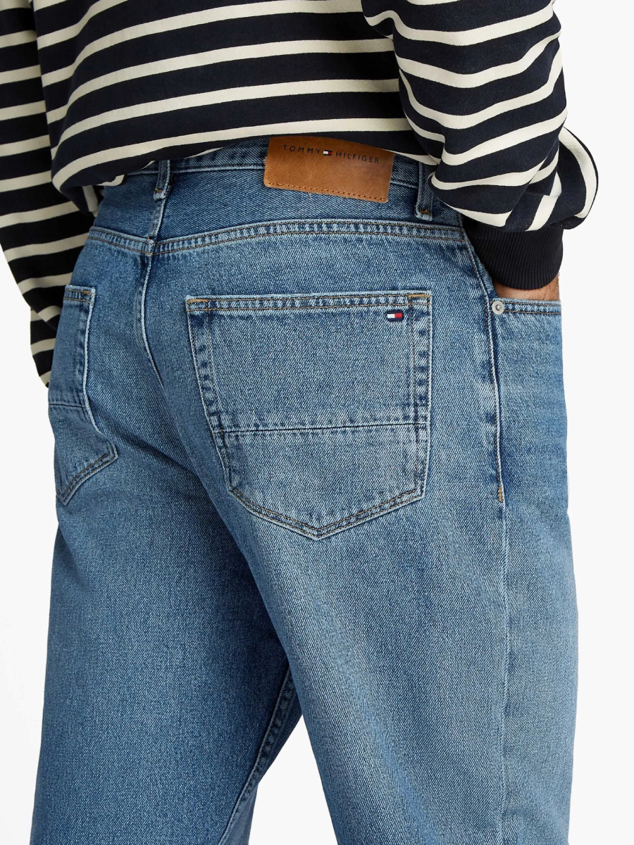 detail Tommy Hilfiger pánske modré džínsy