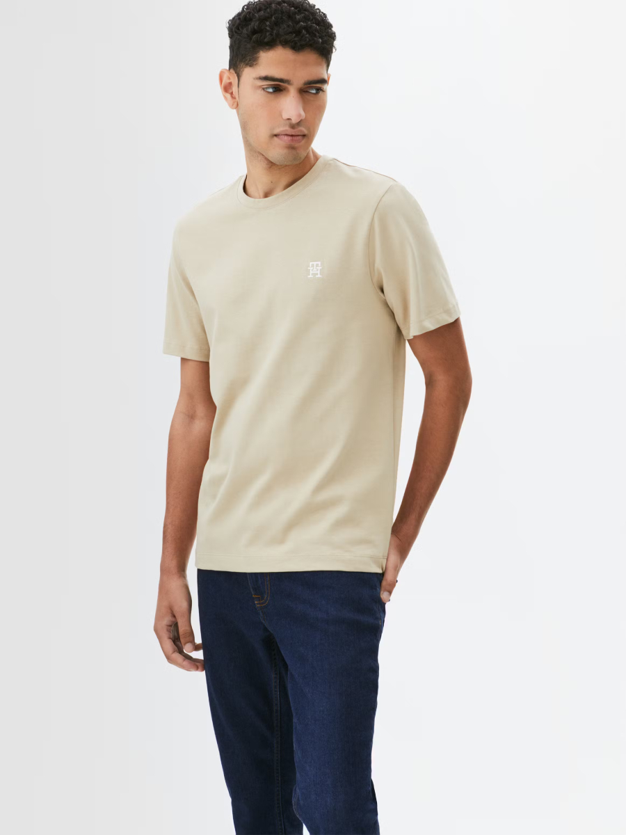 detail Tommy Hilfiger pánske béžové tričko