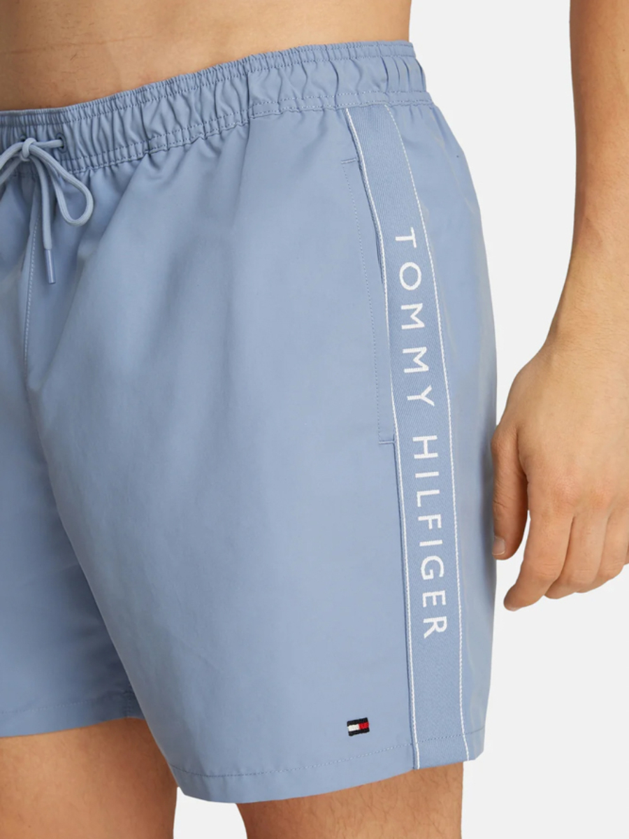 detail Tommy Hilfiger pánske modré plavky