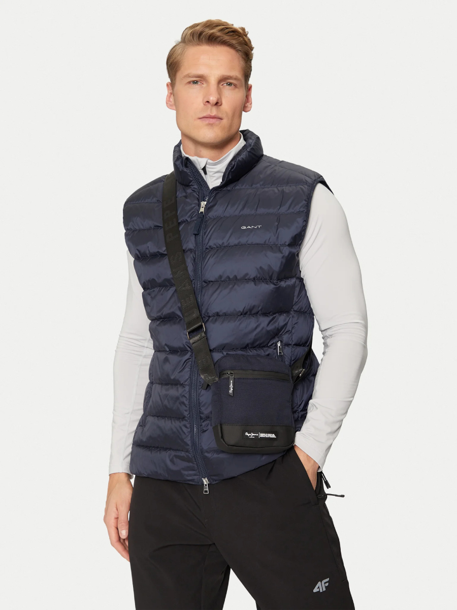 detail Pepe Jeans pánska tmavo modrá taška cez rameno