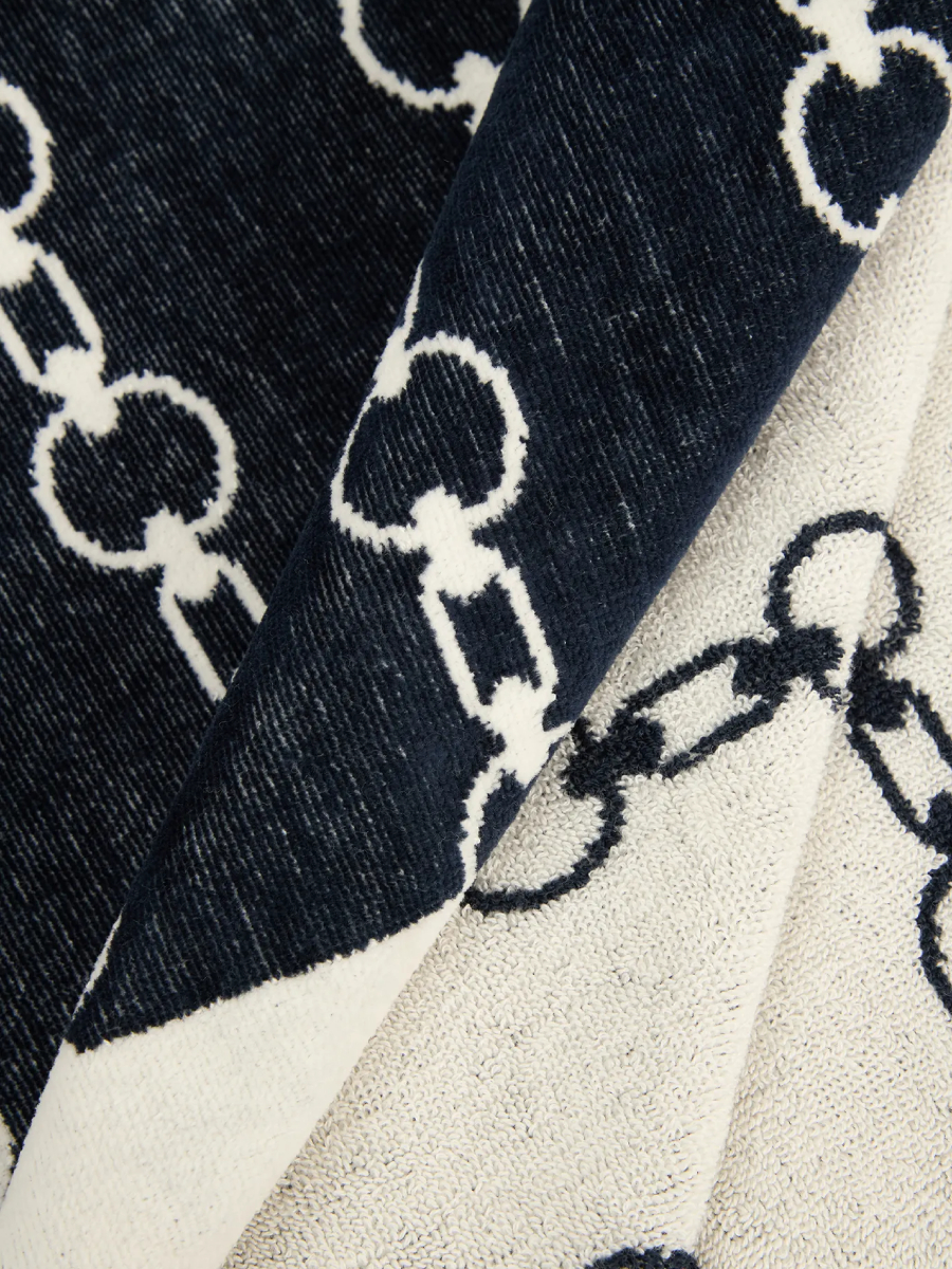 detail Tommy Hilfiger dámska tmavo modrá osuška