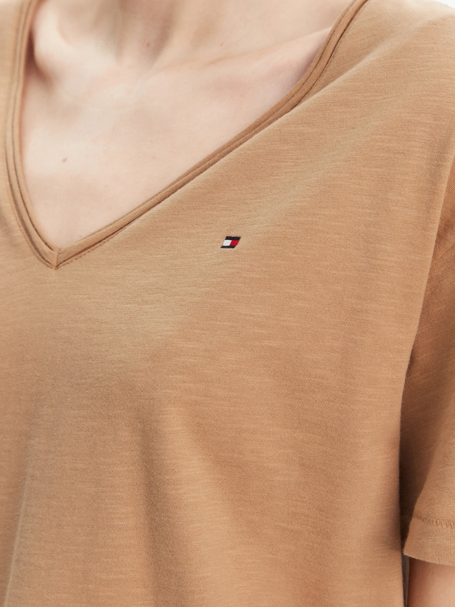 detail Tommy Hilfiger dámske basic tričko