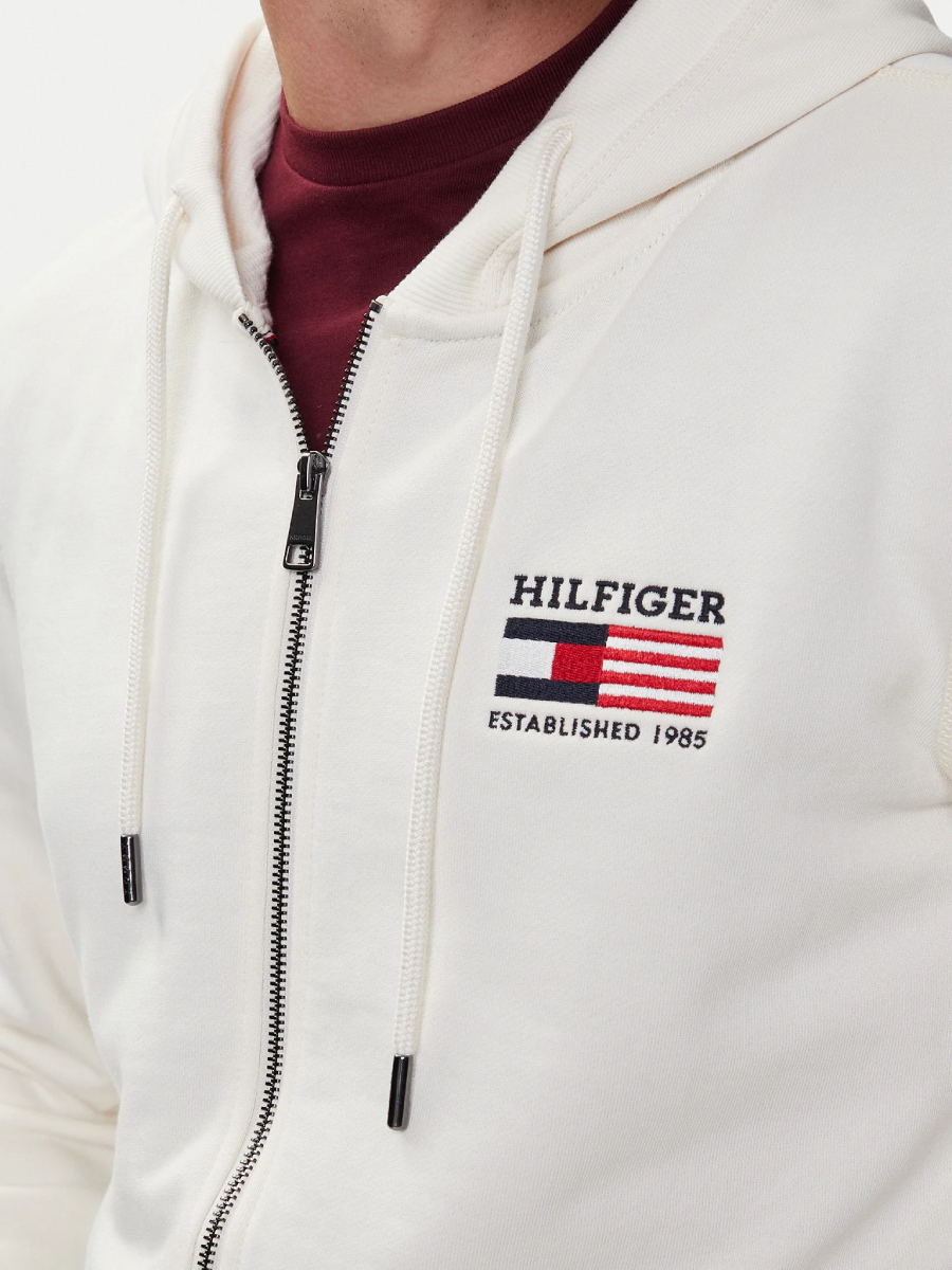 detail Tommy Hilfiger pánska krémová mikina