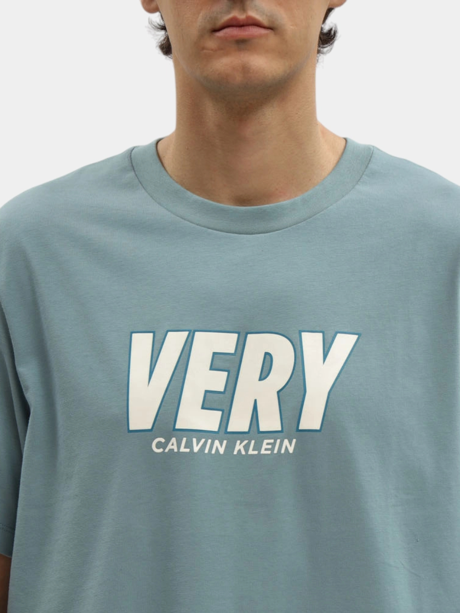 detail Calvin Klein pánske tyrkysové tričko