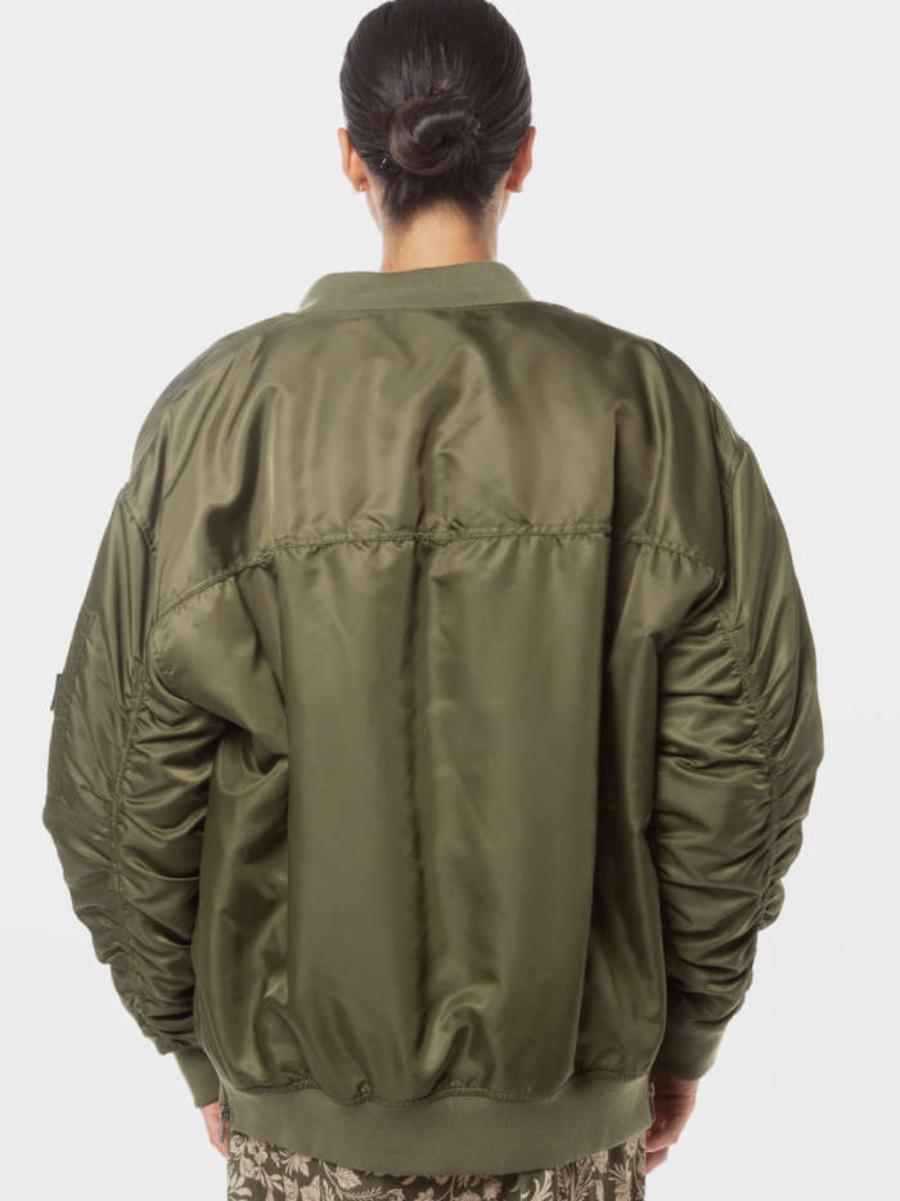 detail Pepe Jeans dámsky khaki zelený bomber 