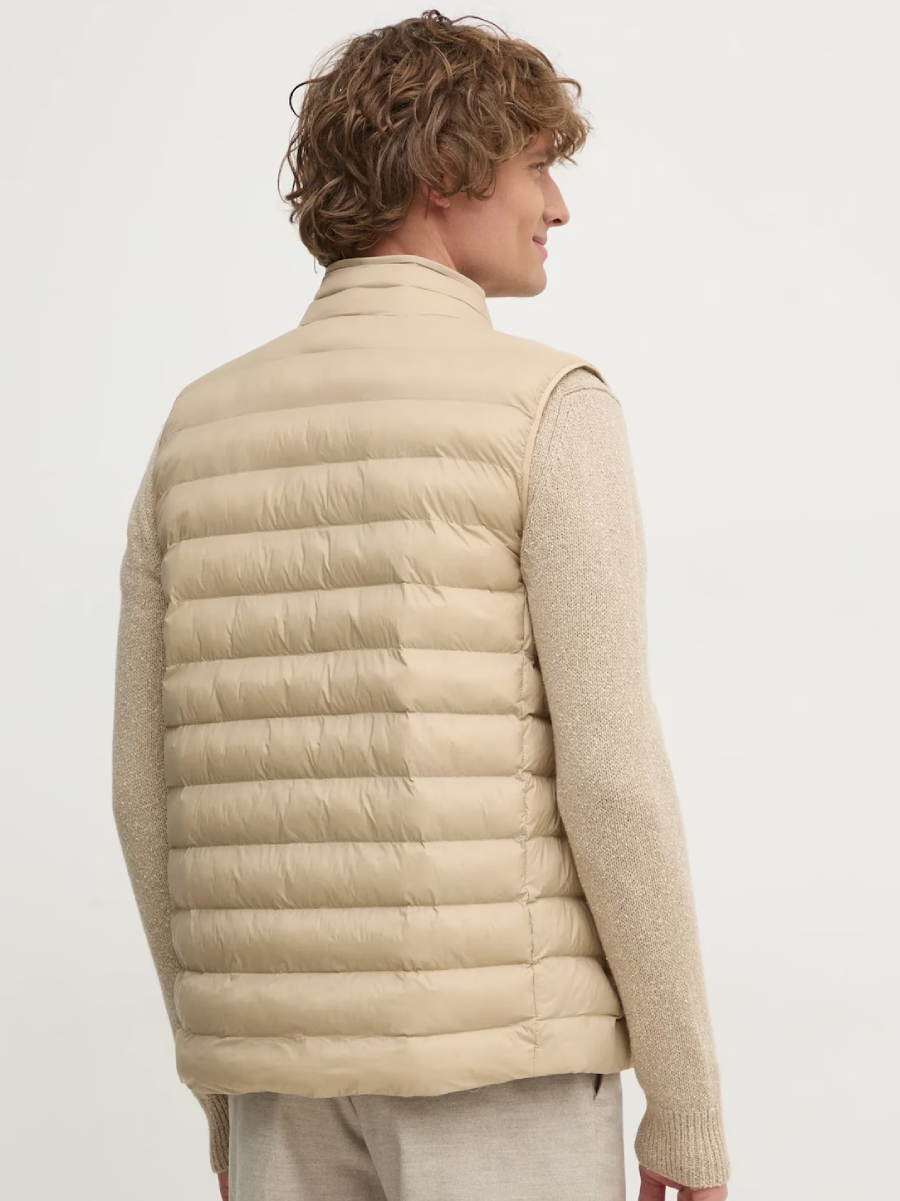 detail Tommy Hilfiger pánska béžová vesta