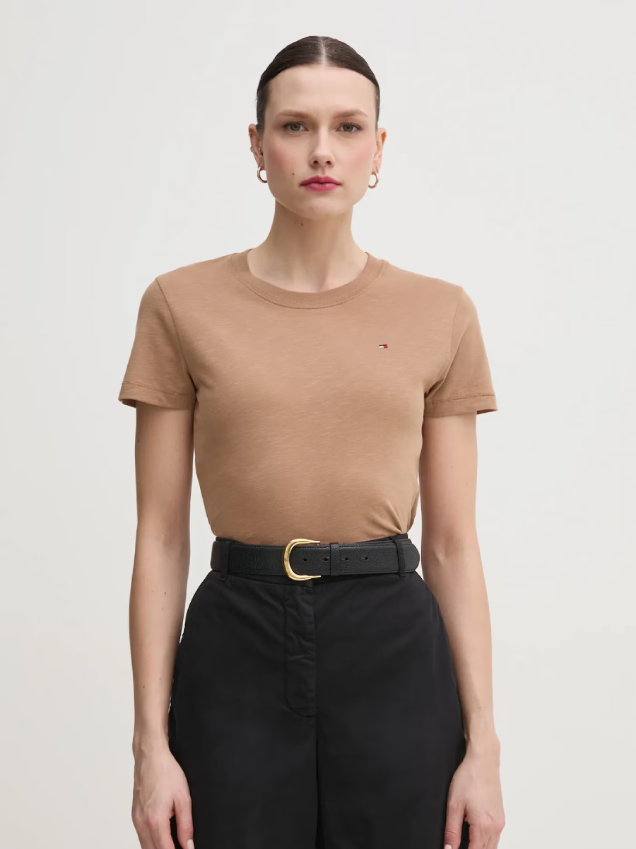 detail Tommy Hilfiger dámske béžové tričko