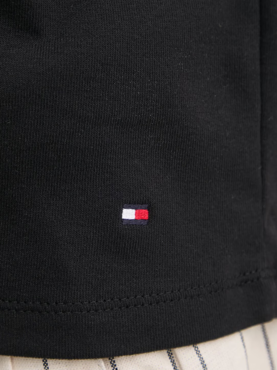 detail Tommy Hilfiger dámske čierne tričko
