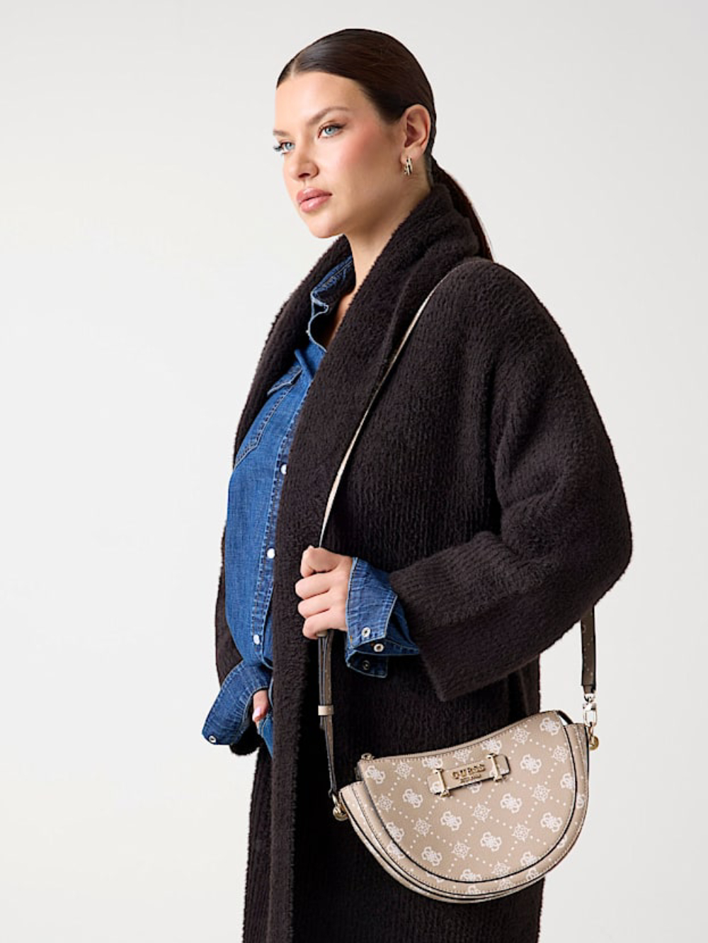 detail Guess dámska béžová kabelka