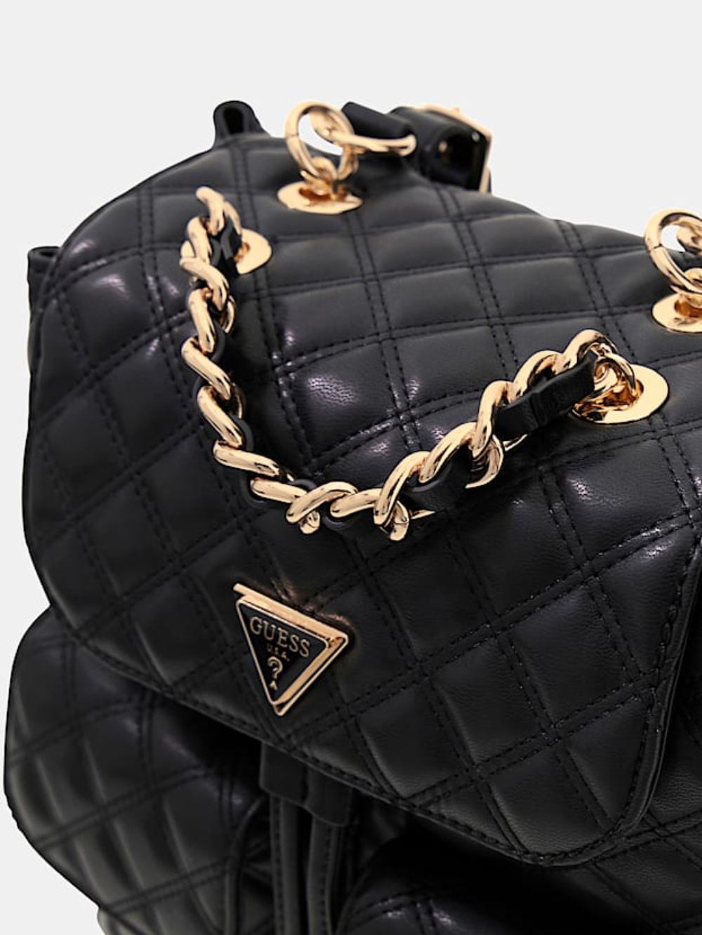 detail Guess dámsky čierny batoh