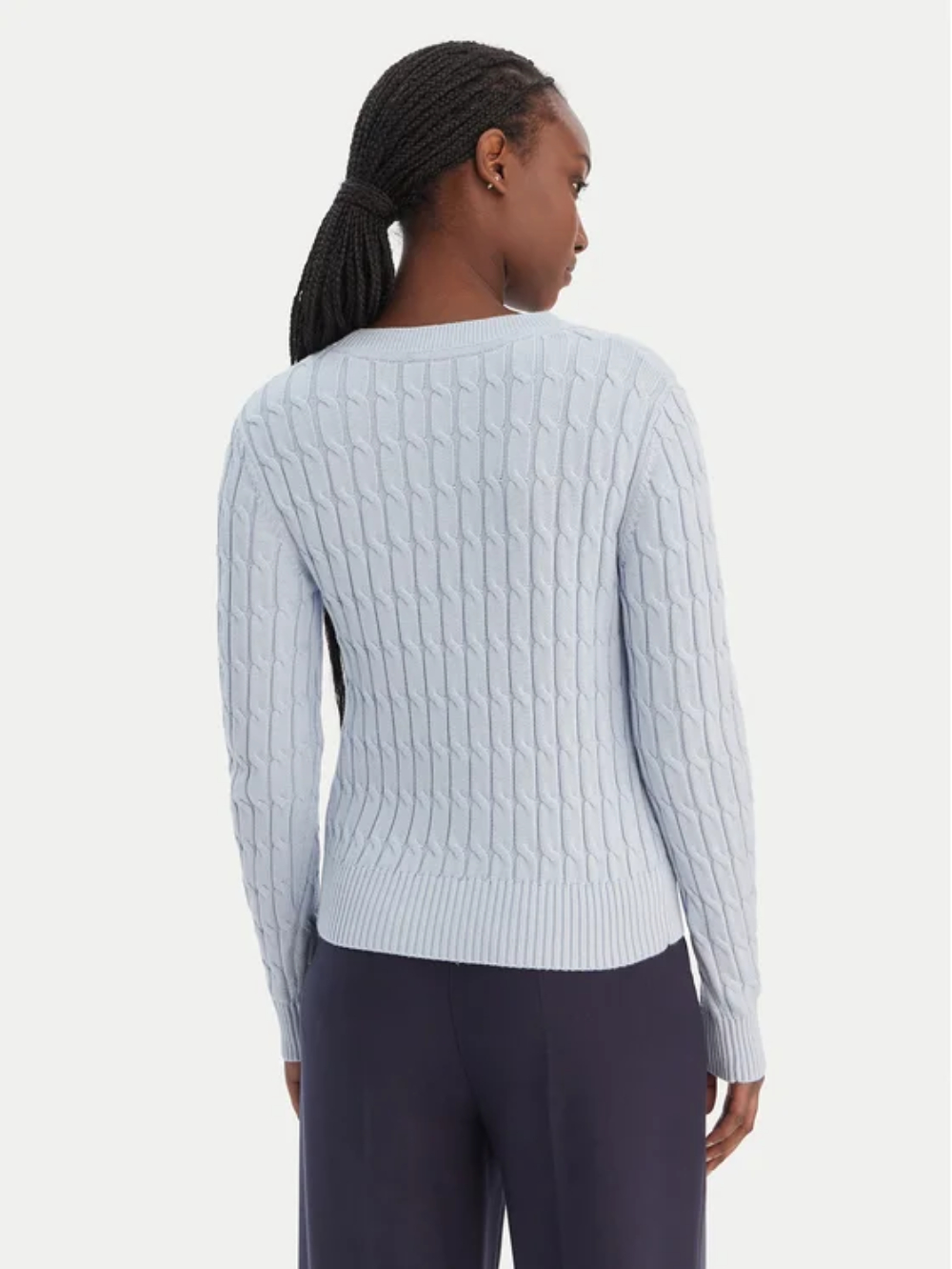 detail Tommy Hilfiger dámsky svetlo modrý sveter