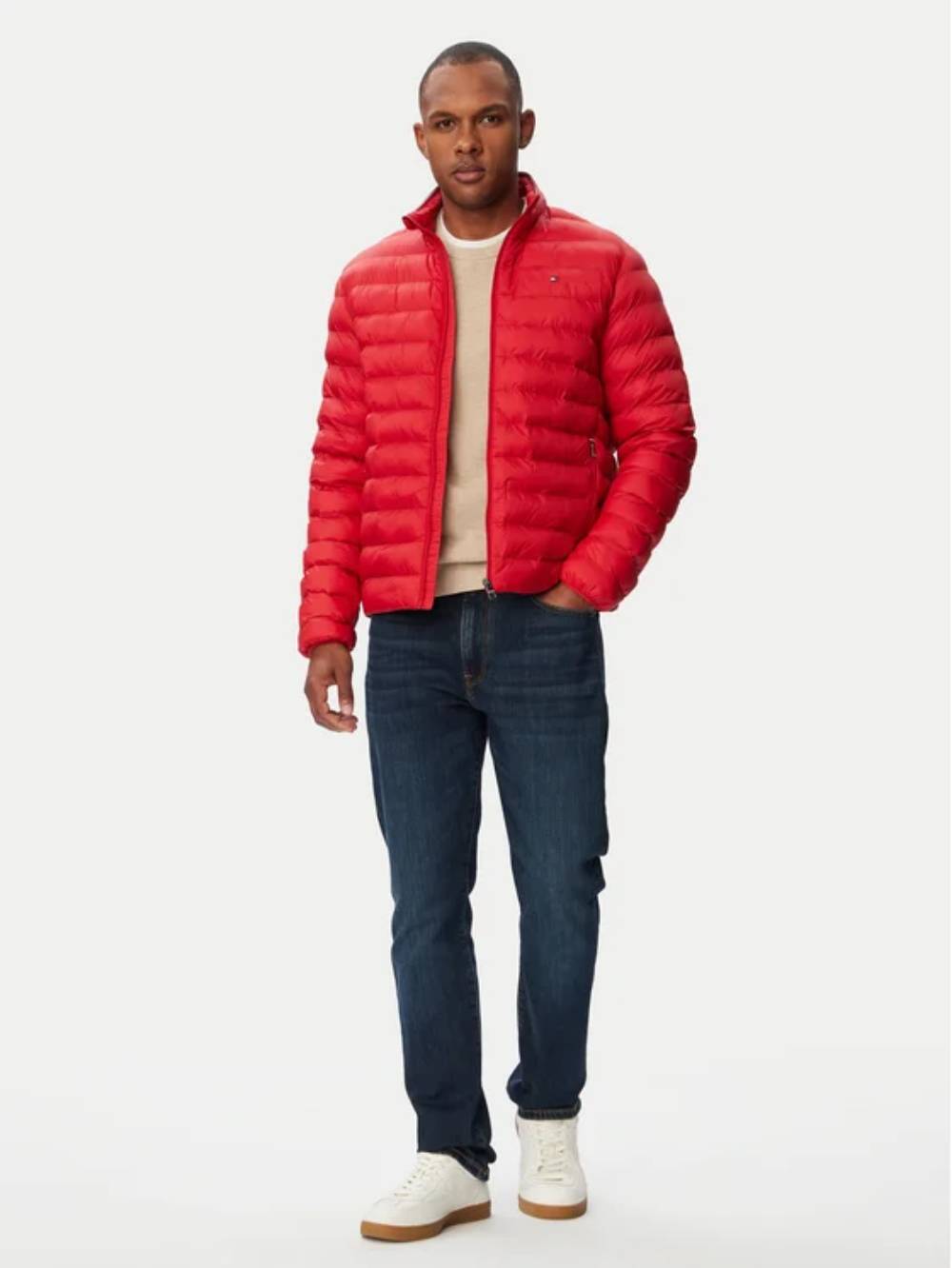 detail Tommy Hilfiger pánska červená bunda