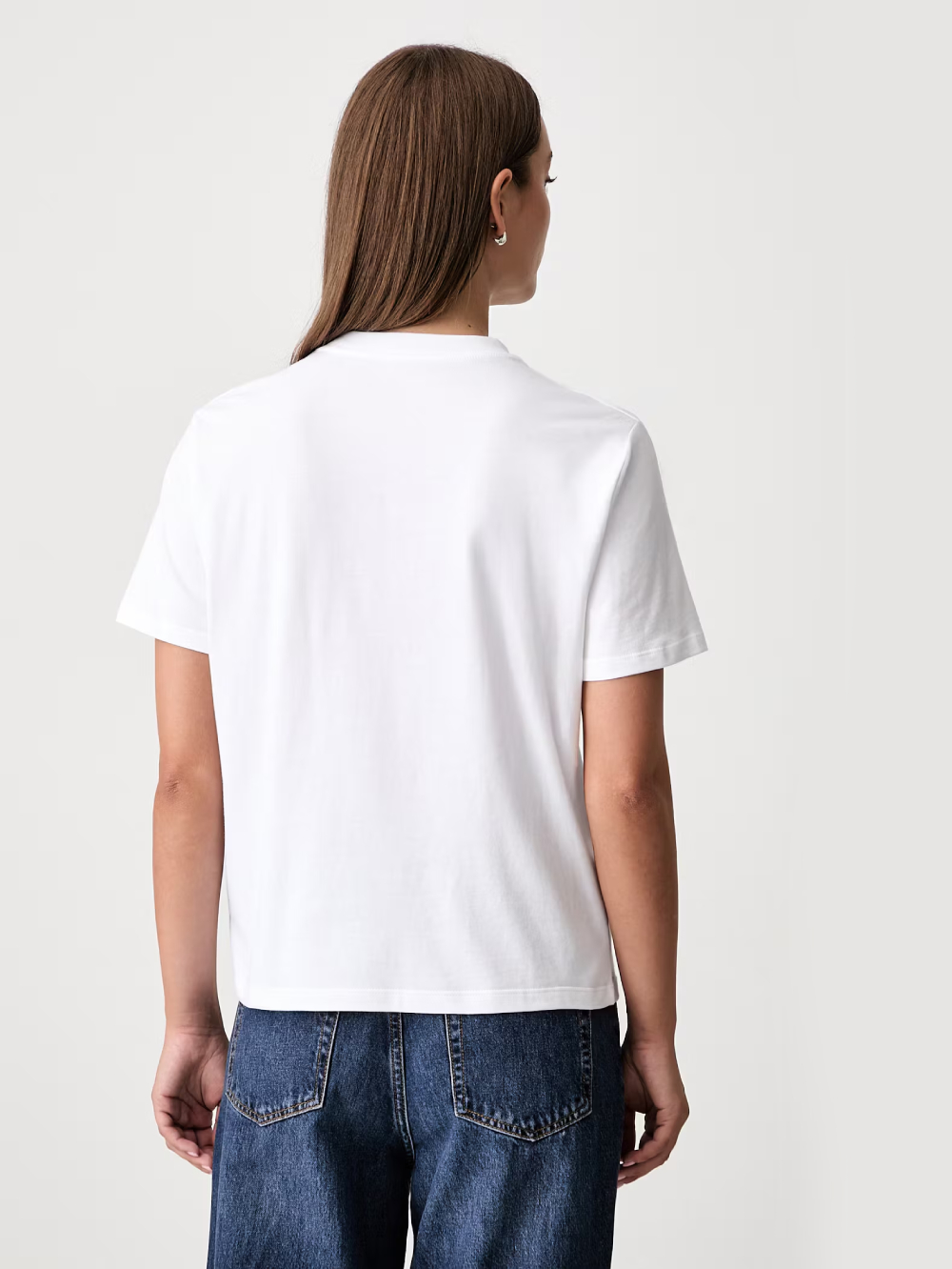 detail Calvin Klein dámske biele tričko