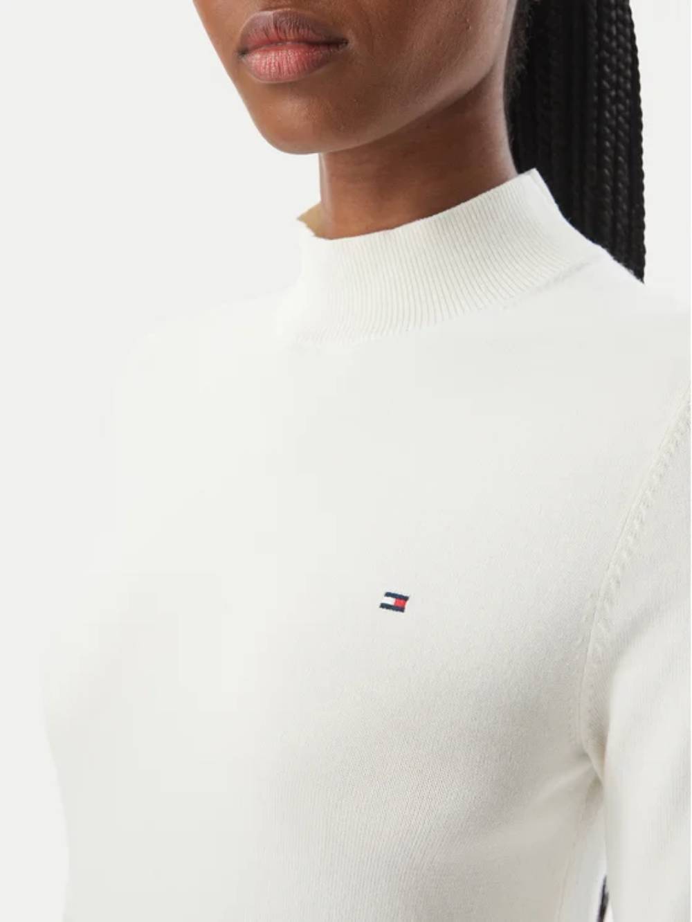 detail Tommy Hilfiger dámsky krémový rolák