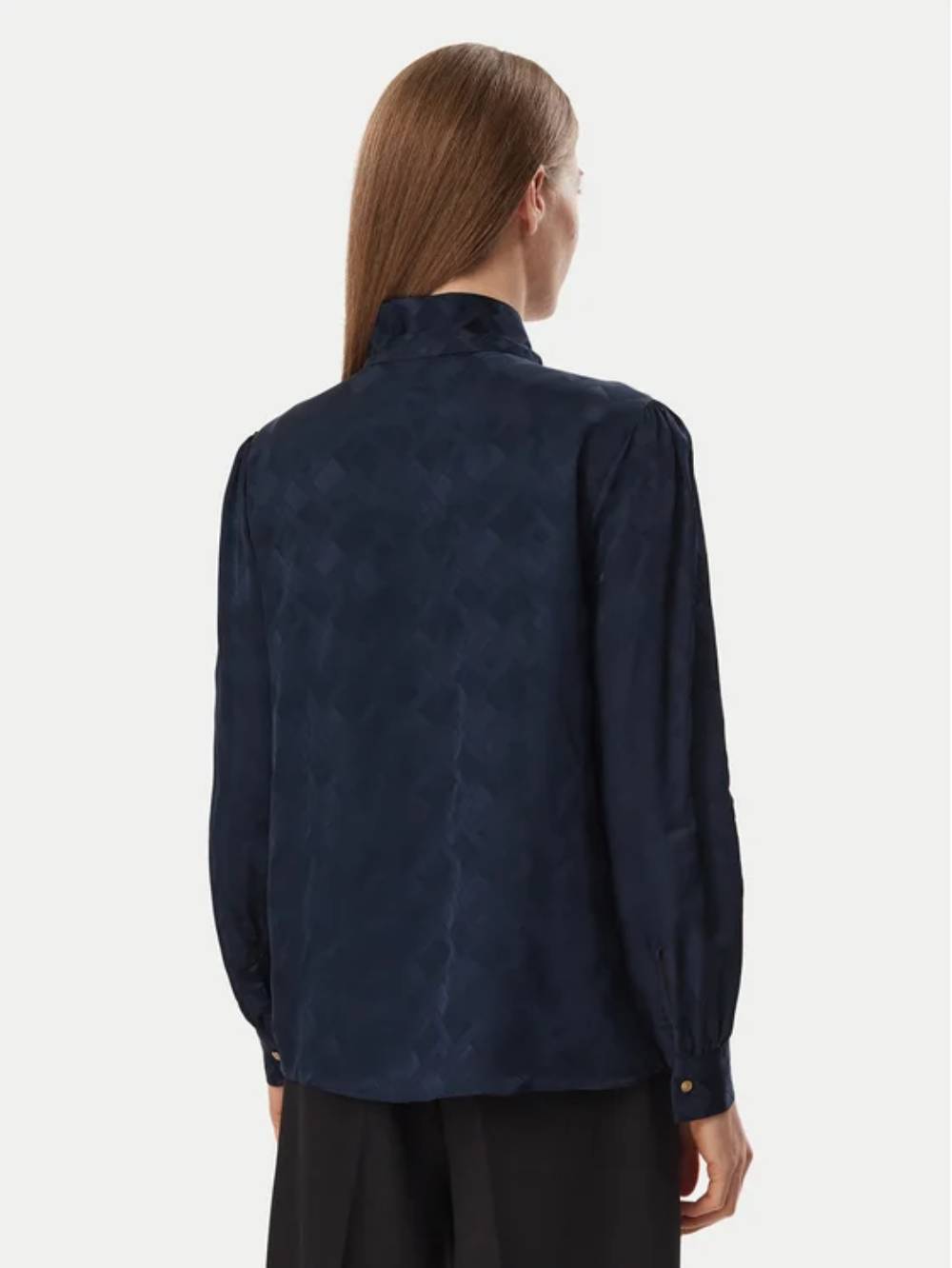 detail Tommy Hilfiger dámska tmavo modrá blúzka