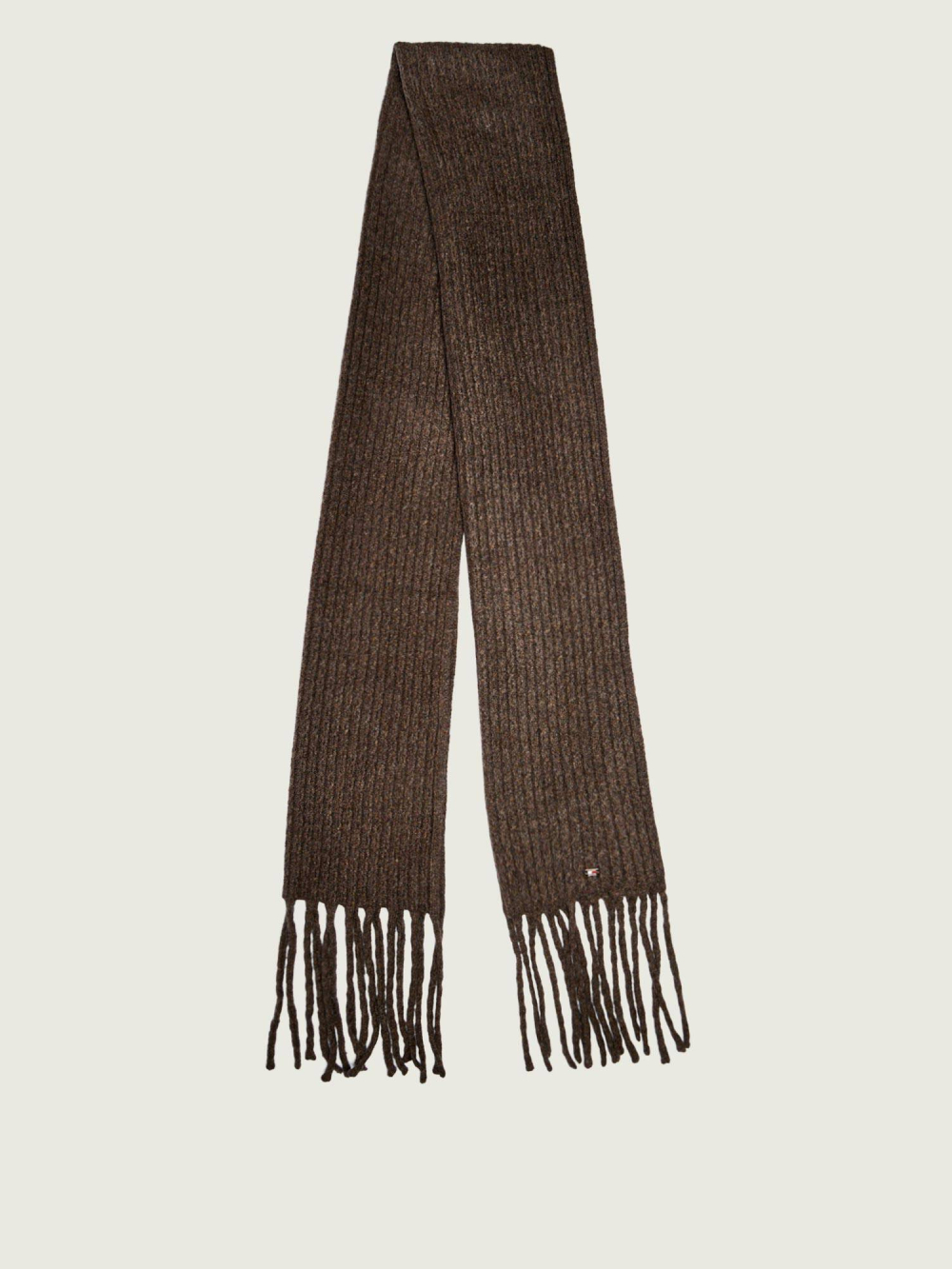 detail Tommy Hilfiger dámsky hnedý šál