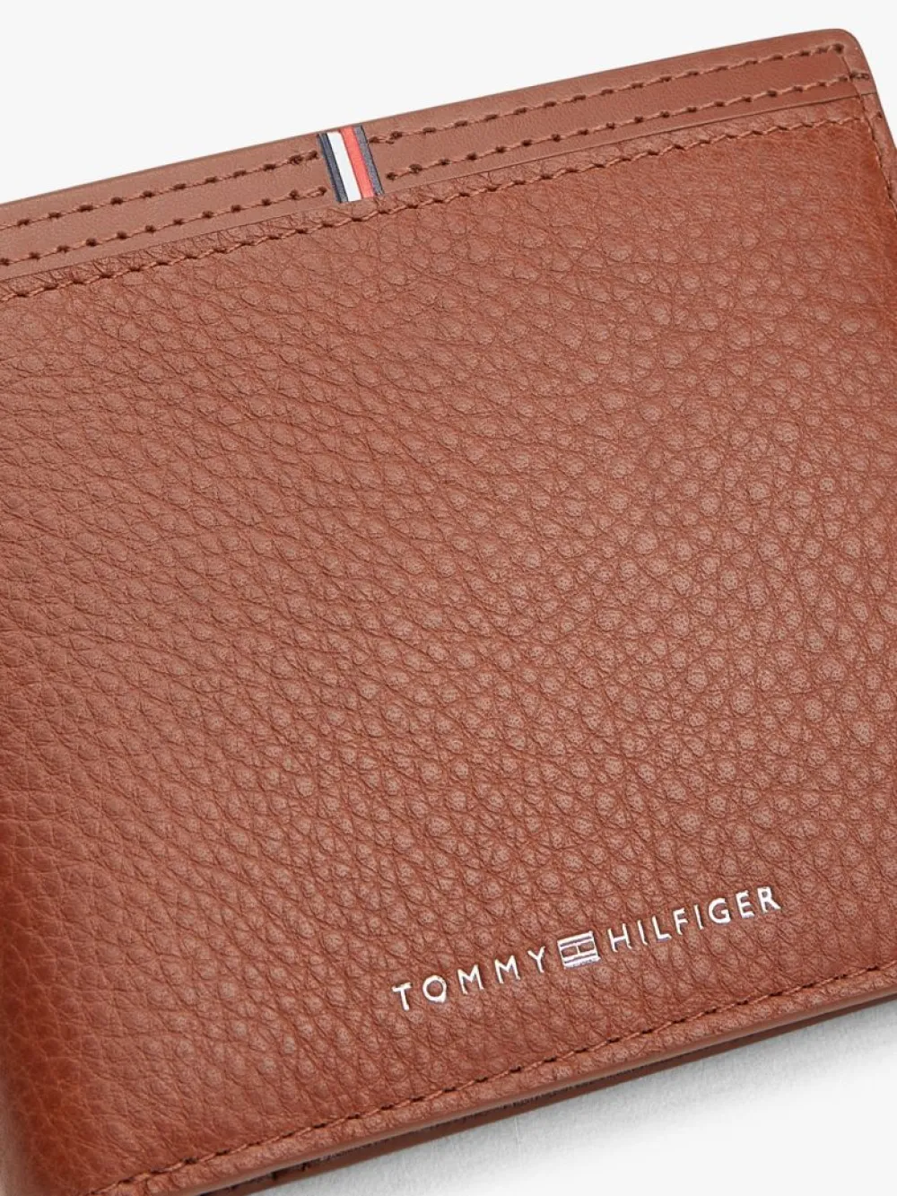 detail Tommy Hilfiger pánska hnedá peňaženka