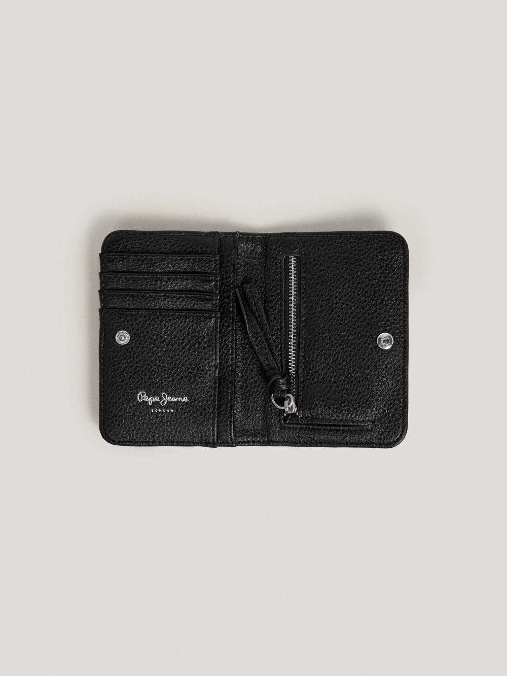 detail Pepe Jeans dámska čierna peňaženka