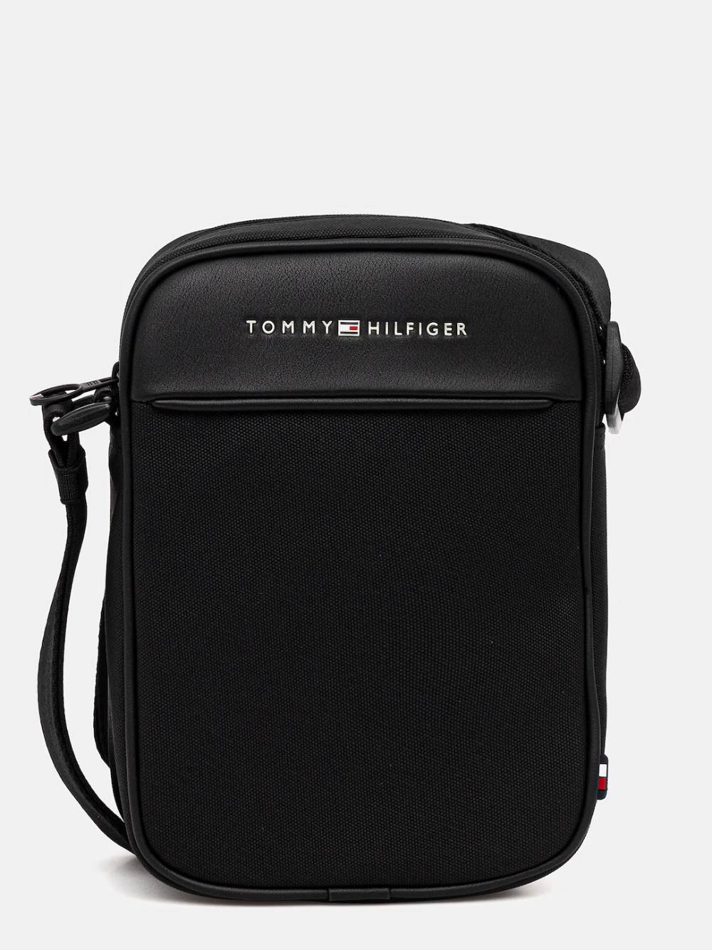 detail Tommy Hilfiger pánska čierna taška 
