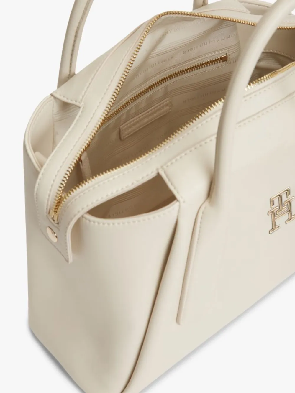 detail Tommy Hilfiger dámska krémová kabelka
