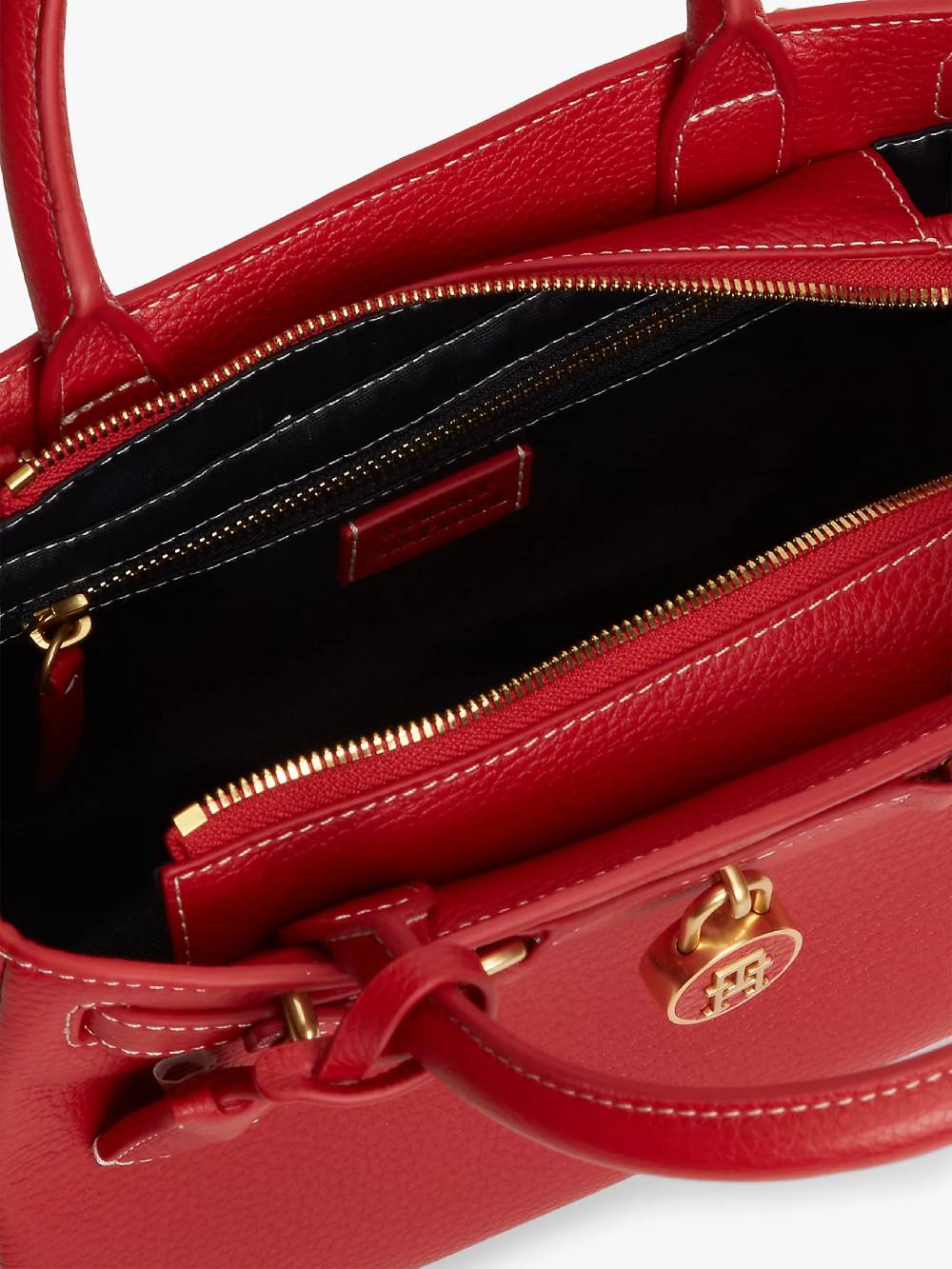 detail Tommy Hilfiger dámska červená kožená kabelka
