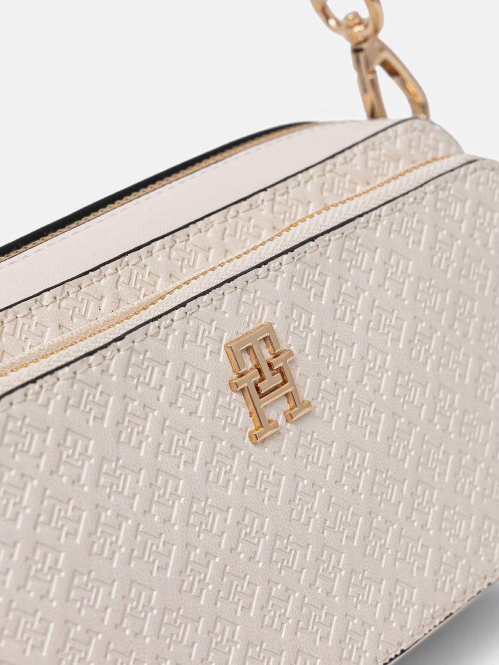 detail Tommy Hilfiger dámska krémová kabelka