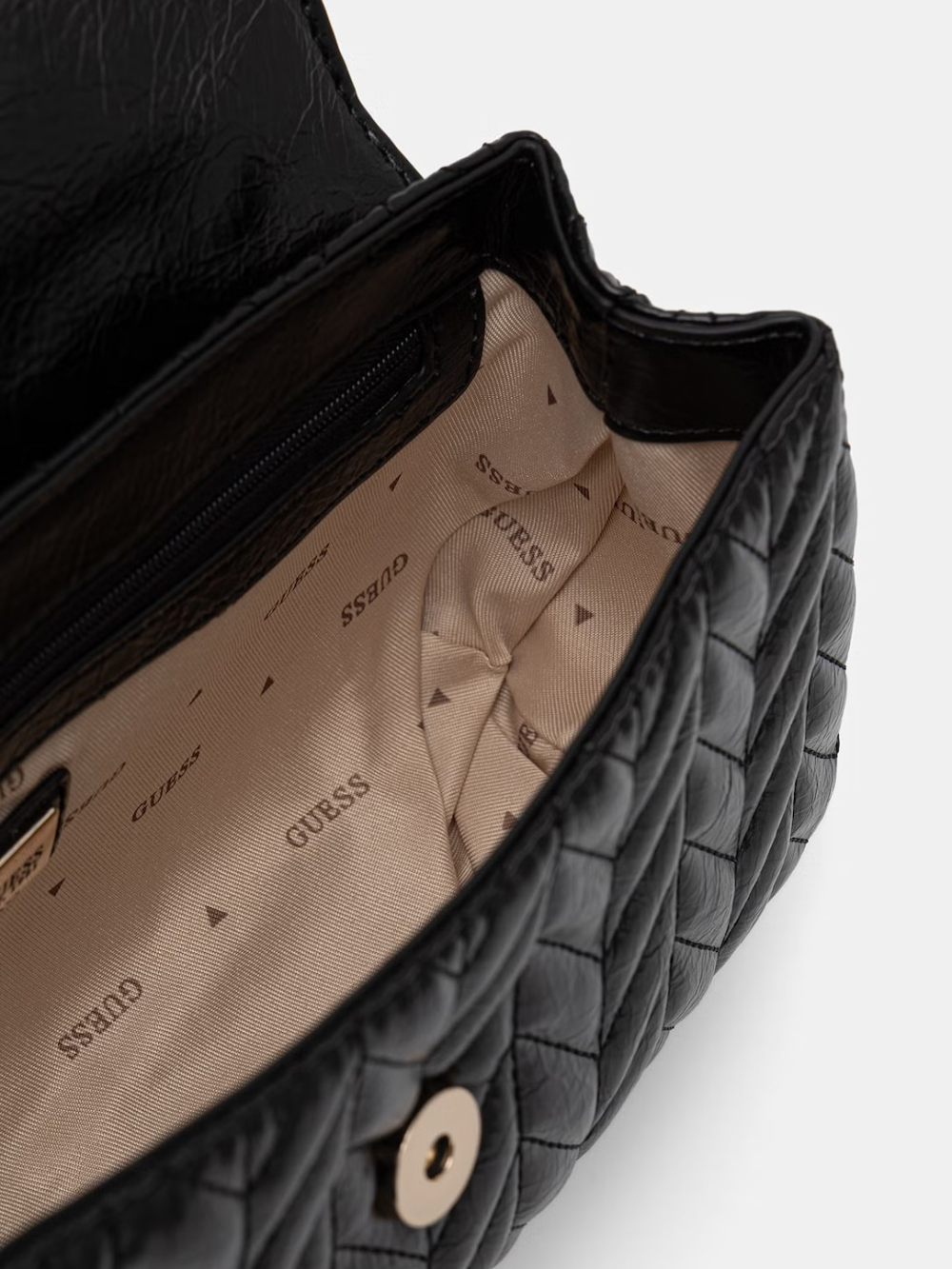detail Guess dámska čierna kabelka