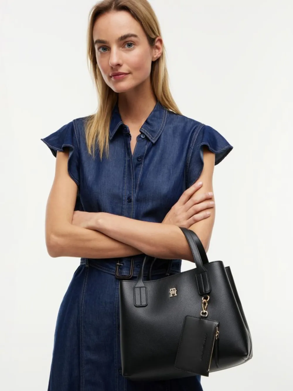 detail Tommy Hilfiger dámska čierna kabelka