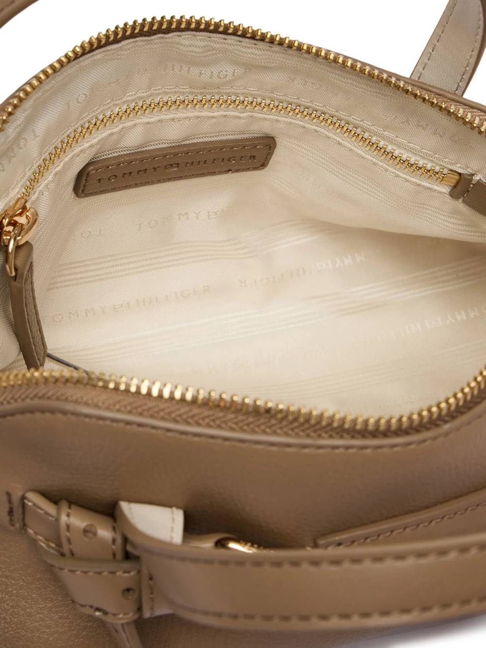 detail Tommy Hilfiger dámska béžová kabelka