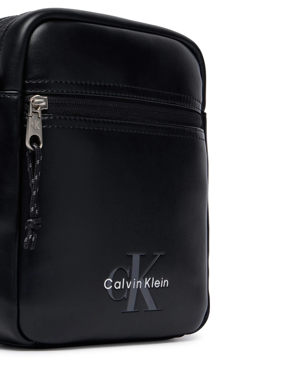 detail Calvin Klein pánska čierna taška