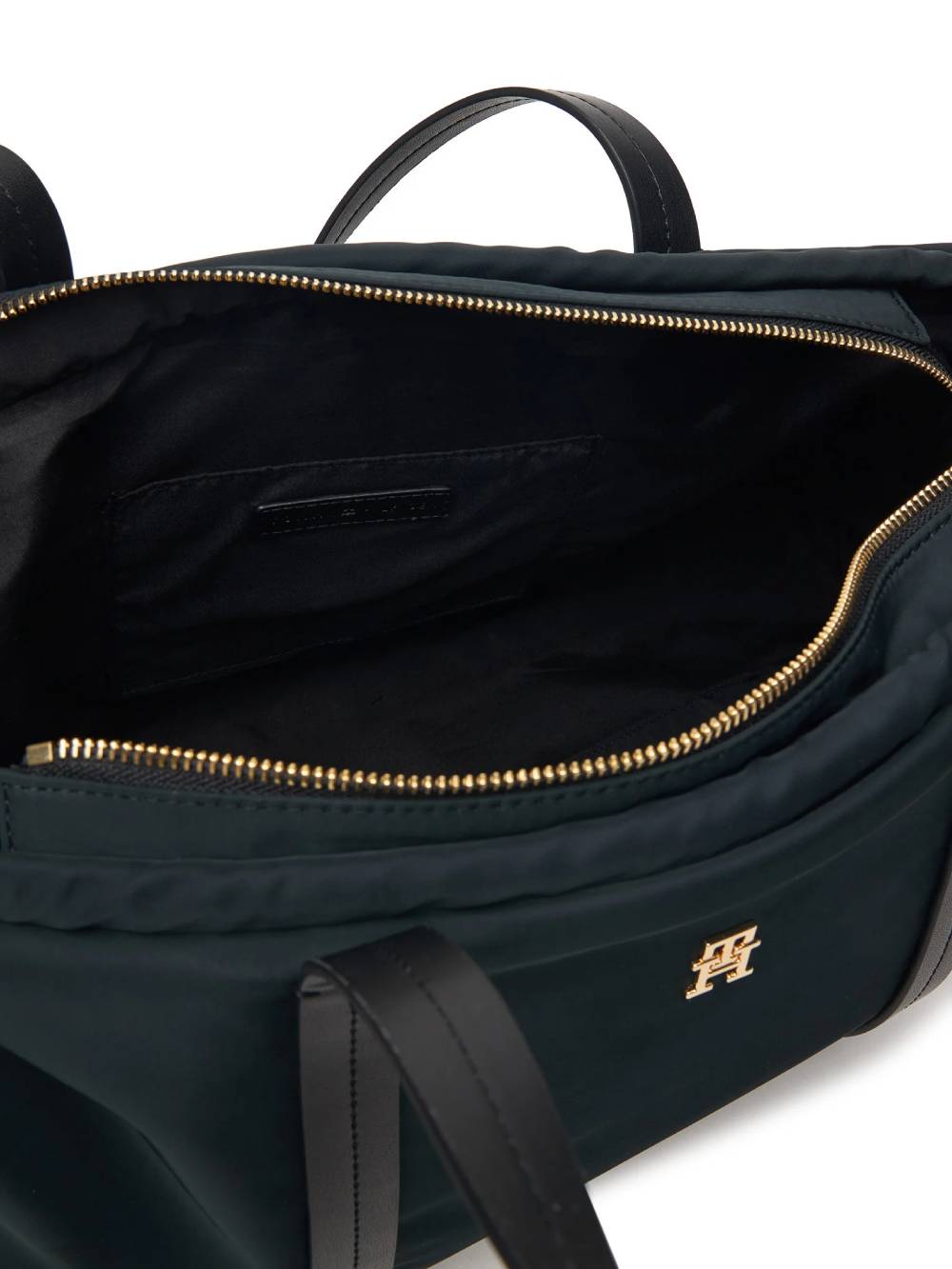 detail Tommy Hilfiger dámska čierna kabelka