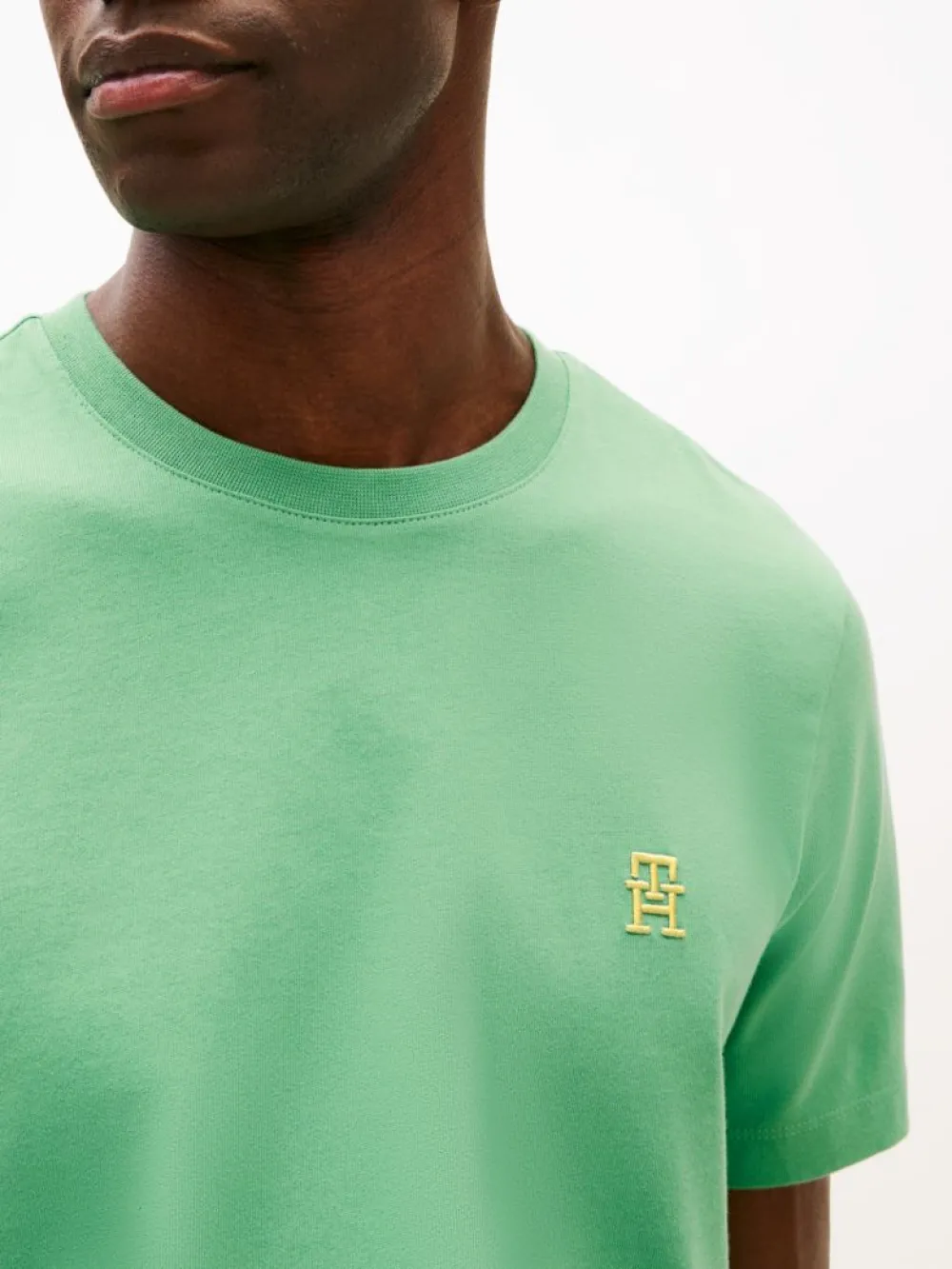 detail Tommy Hilfiger pánske zelené tričko