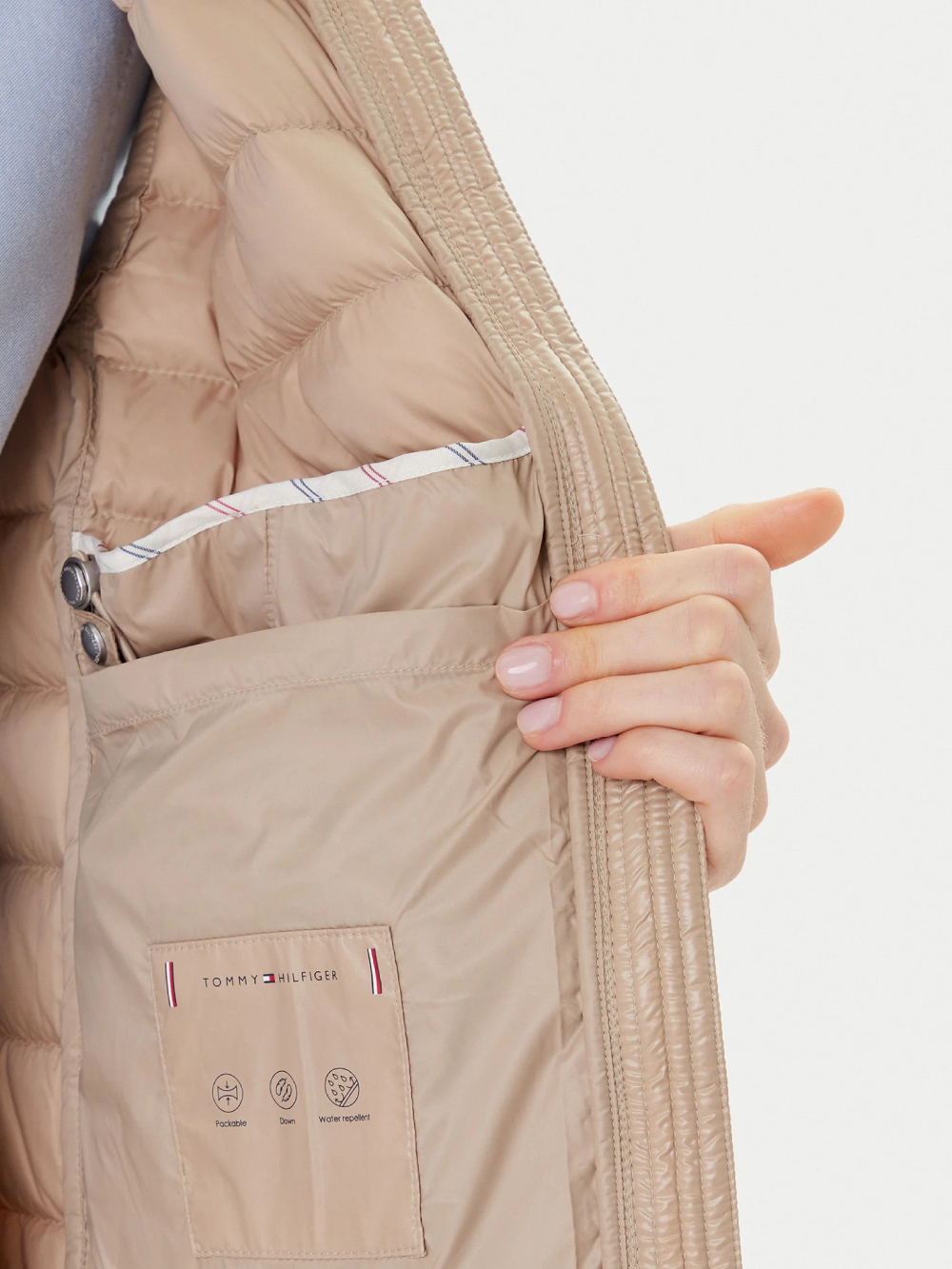 detail Dámska béžová vesta Tommy Hilfiger