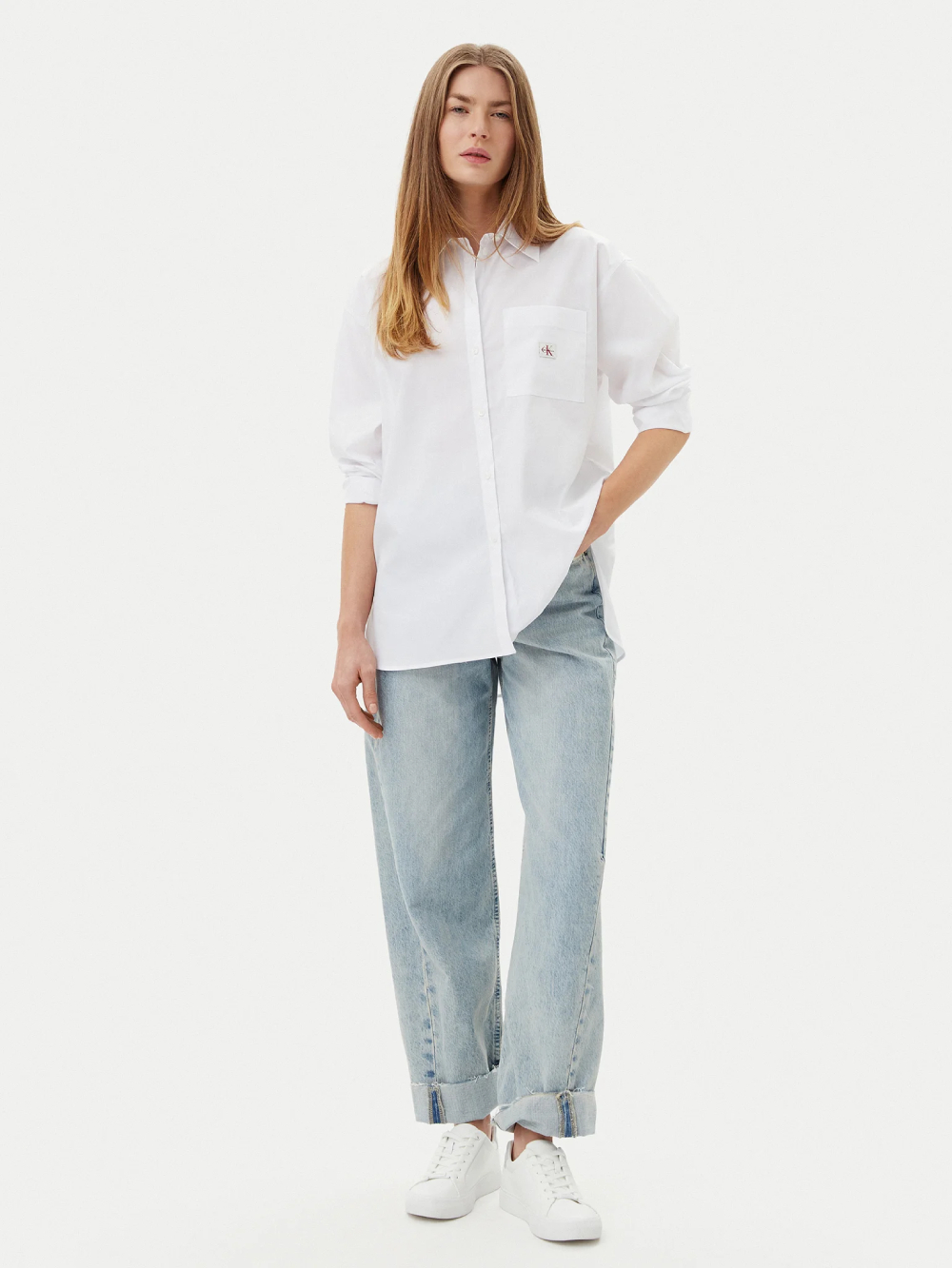 detail Calvin Klein dámska biela košeľa