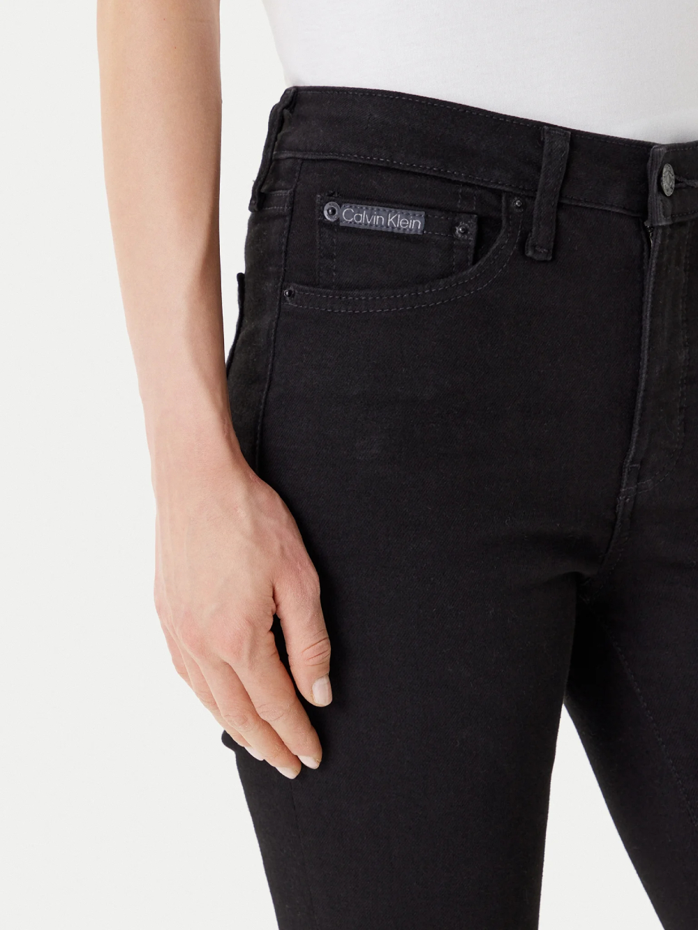 detail Calvin Klein dámske čierne skinny džínsy