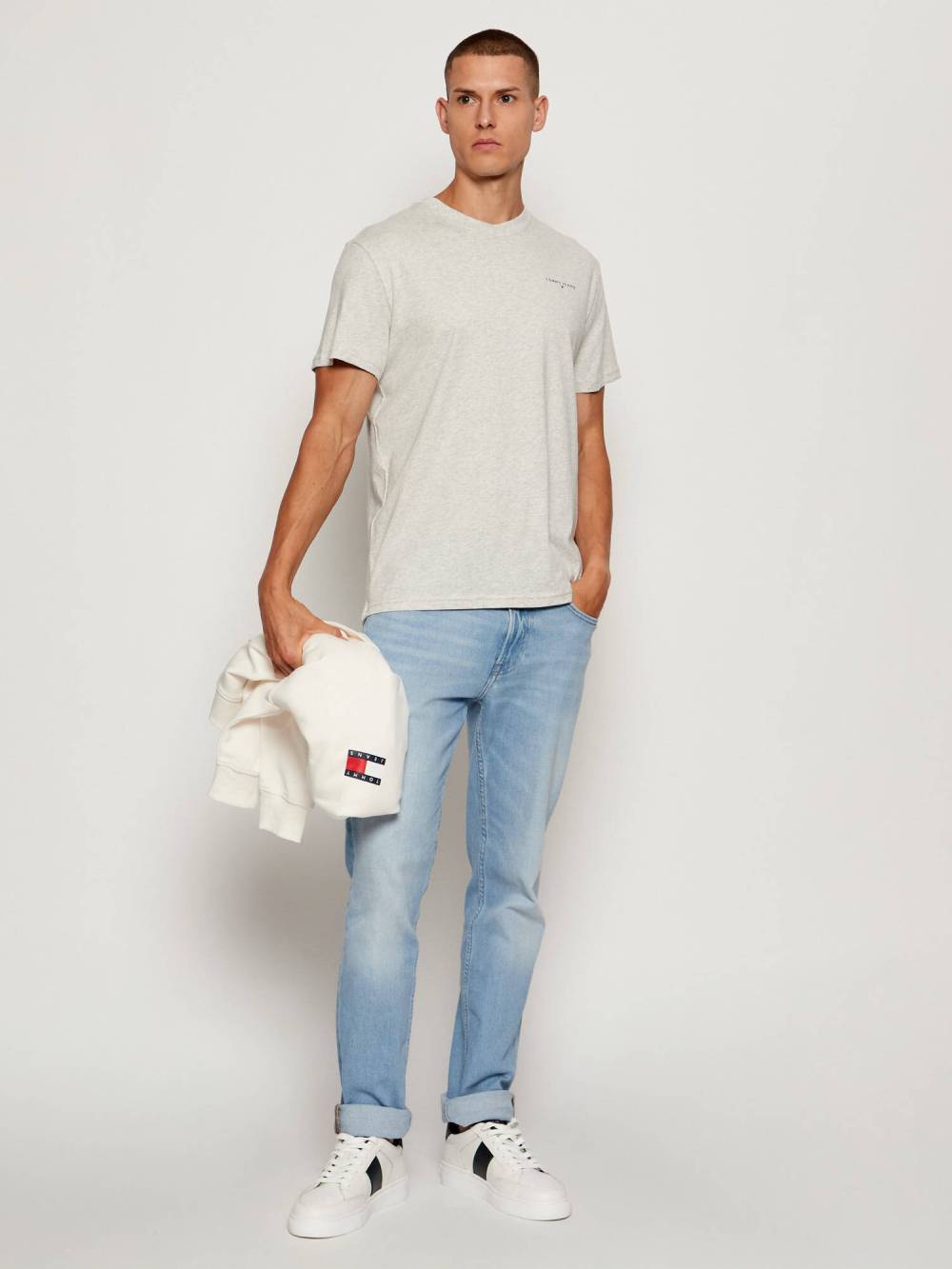 detail TJM SLIM LINEAR CHEST TEE EXT