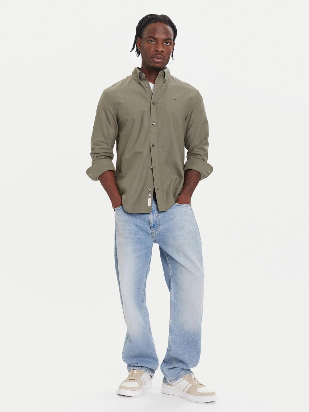 detail Tommy Jeans pánska khaki zelená košeľa