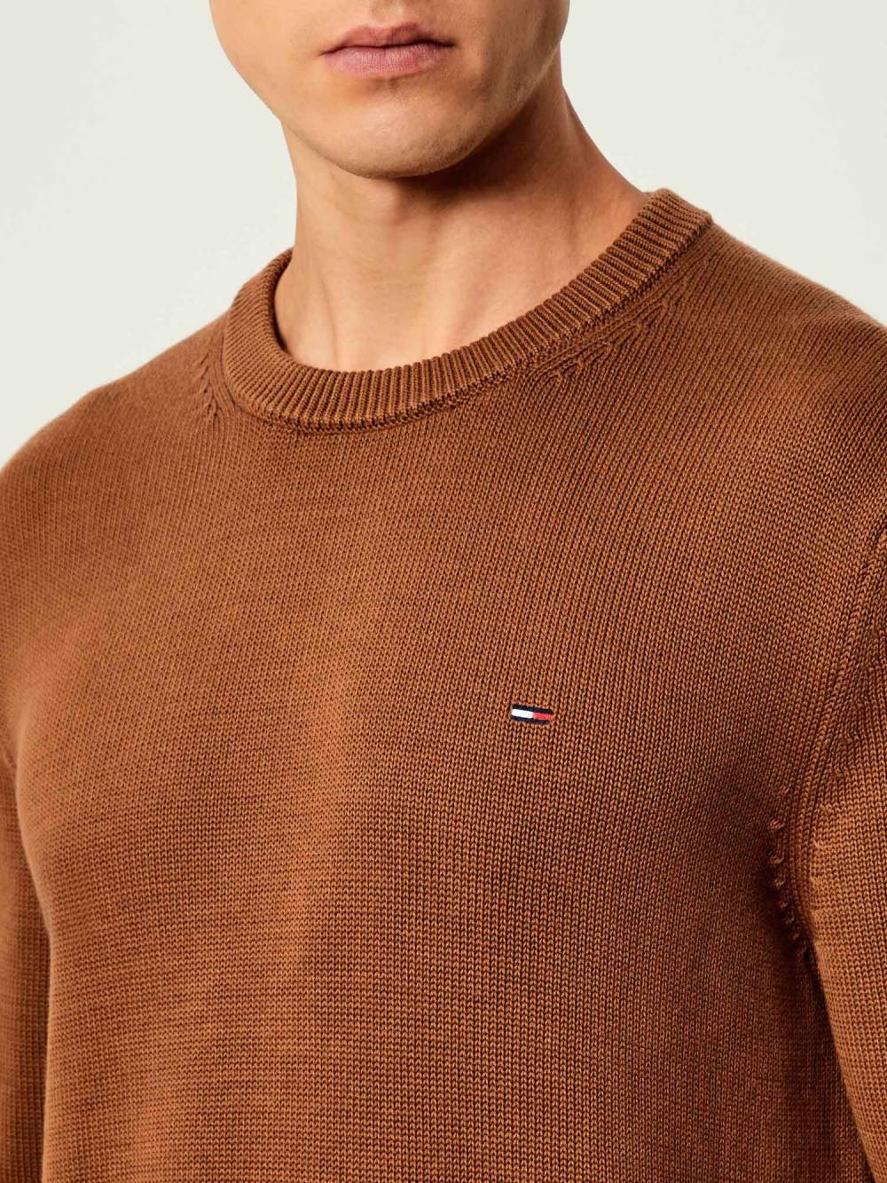 detail TJM SLIM ESS SWEATER EXT