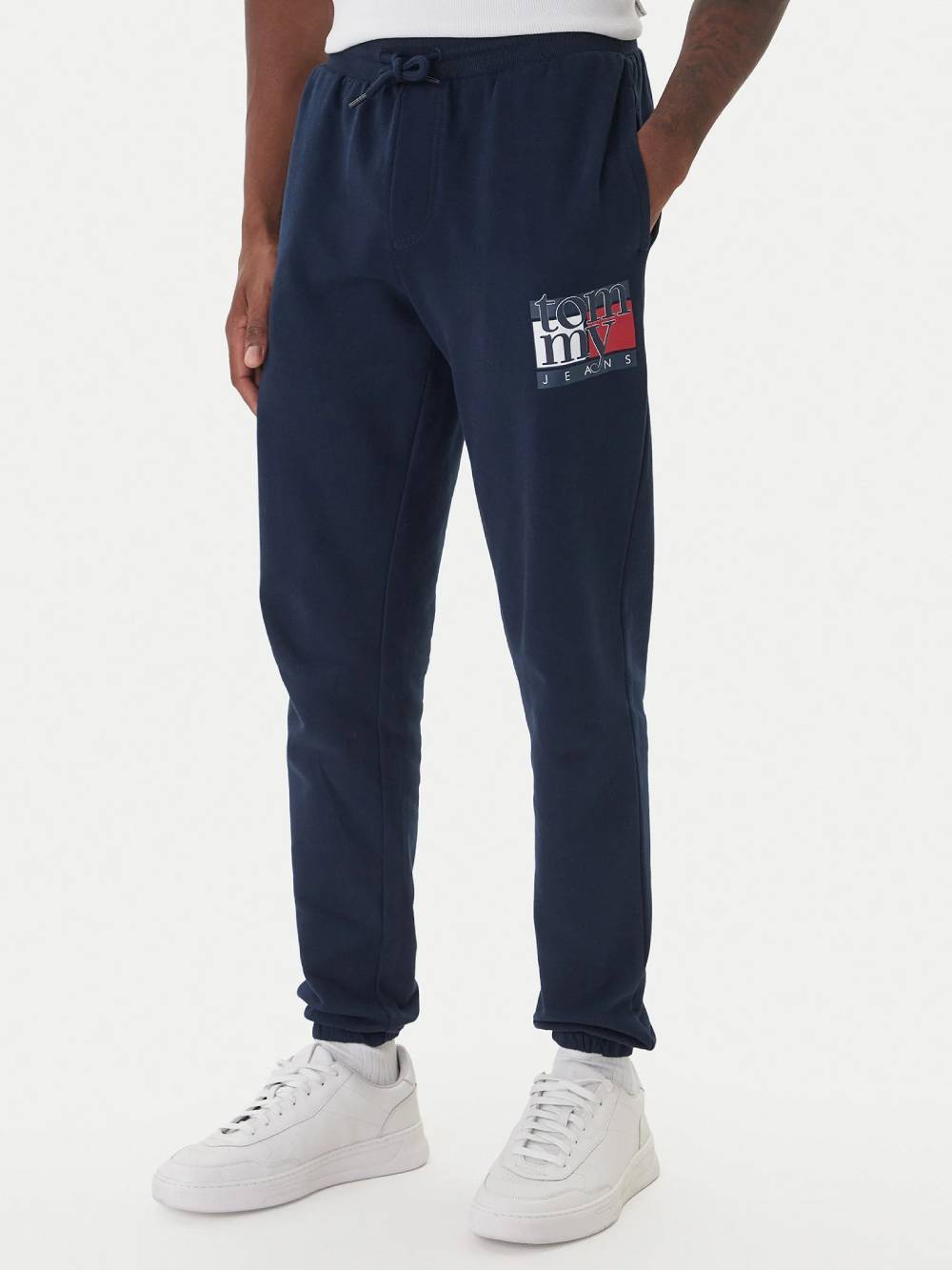 detail TJM SLIM RWB FLAG SWEATPANT