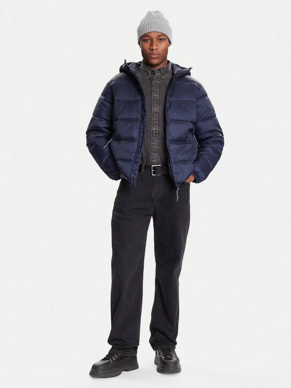 detail TJM HOODED LOGO PUFFER EXT