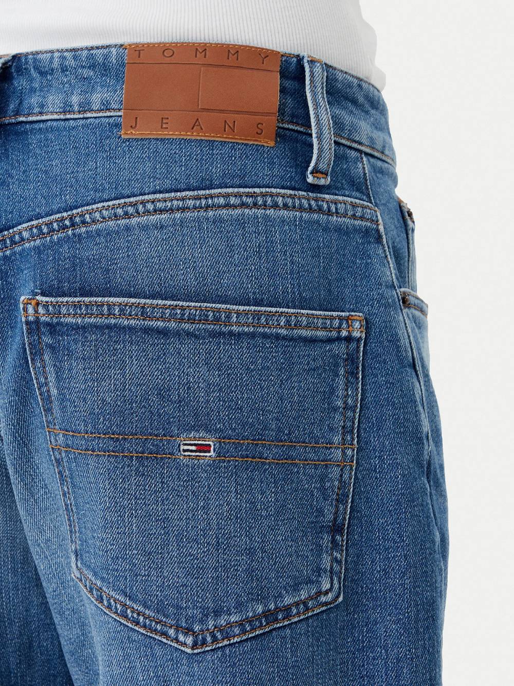 detail Tommy Jeans dámske modré džínsy